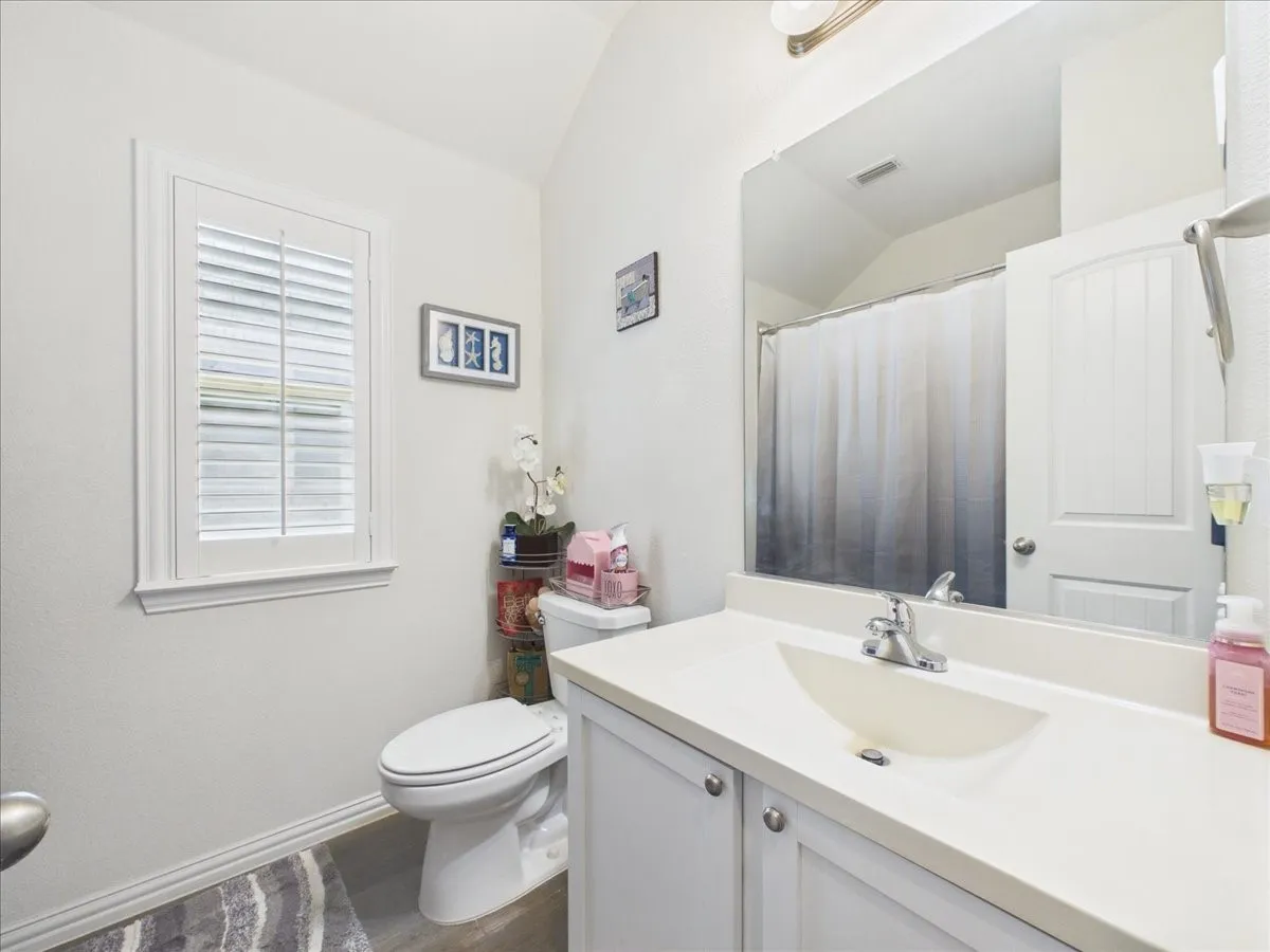 Single Family Residence For Sale in Denton County , 4709 London Avenue, Celina, Texas 76227, 3 Bedroom, 2 Bathroom, 2 Garage spaces, 1,874 Sqft, built in 2018, mls#21379136, Real Estate Agent in Celina, Homes For Sale in Denton county, Homes For Sale in Celina, Realtor in Celina Texas, Real Estate Brokerage Independent Realty Texas, Luminita Cordes Realtor