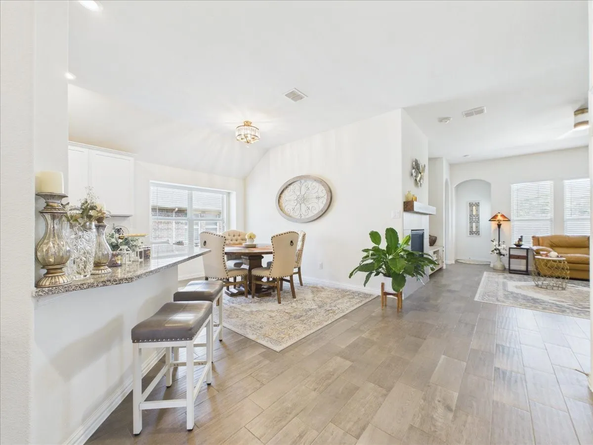 Single Family Residence For Sale in Denton County , 4709 London Avenue, Celina, Texas 76227, 3 Bedroom, 2 Bathroom, 2 Garage spaces, 1,874 Sqft, built in 2018, mls#21379136, Real Estate Agent in Celina, Homes For Sale in Denton county, Homes For Sale in Celina, Realtor in Celina Texas, Real Estate Brokerage Independent Realty Texas, Luminita Cordes Realtor