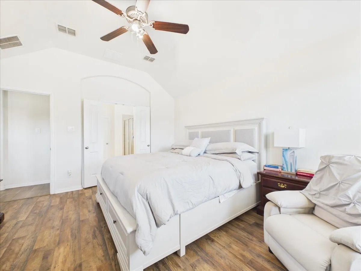 Single Family Residence For Sale in Denton County , 4709 London Avenue, Celina, Texas 76227, 3 Bedroom, 2 Bathroom, 2 Garage spaces, 1,874 Sqft, built in 2018, mls#21379136, Real Estate Agent in Celina, Homes For Sale in Denton county, Homes For Sale in Celina, Realtor in Celina Texas, Real Estate Brokerage Independent Realty Texas, Luminita Cordes Realtor