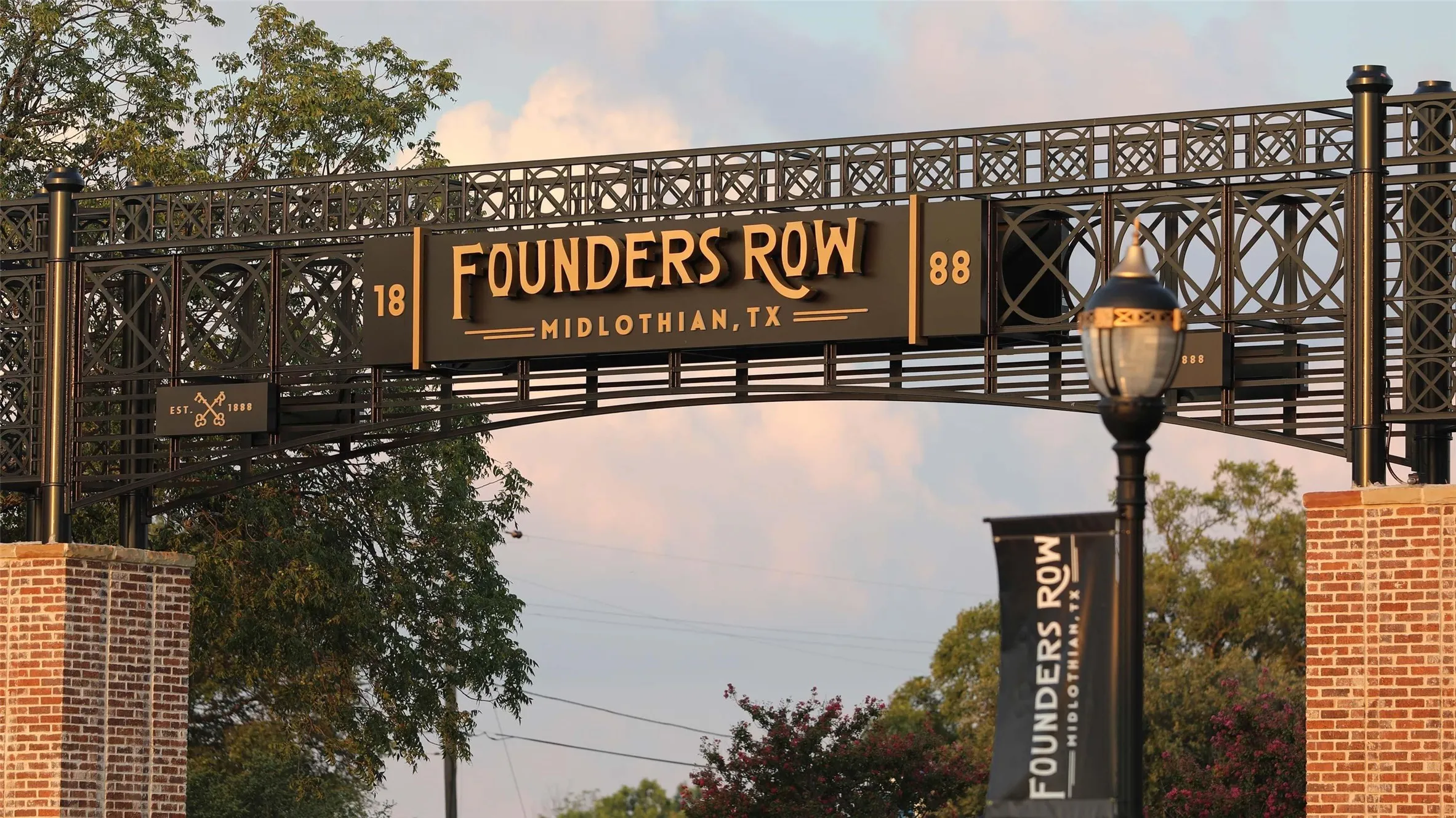 Founders Row, the entire area is walkable, with ample parking in the district’s center. The buildings are immaculate. The architecture – stunning.