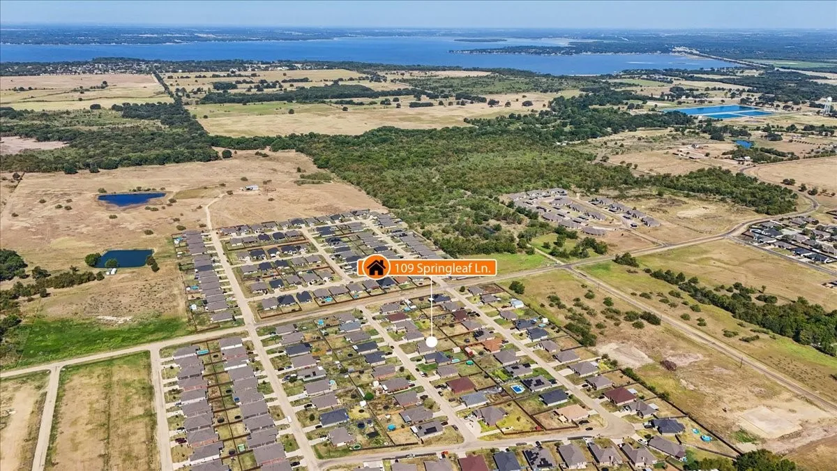 Single Family Residence For Sale in Henderson County , 109 Springleaf Lane, Mabank, Texas 75147, 3 Bedroom, 2 Bathroom, 2 Garage spaces, 1,575 Sqft, built in 2019, mls#21379137, Real Estate Agent in Mabank, Homes For Sale in Henderson county, Homes For Sale in Mabank, Realtor in Mabank Texas, Real Estate Brokerage Independent Realty Texas, Luminita Cordes Realtor