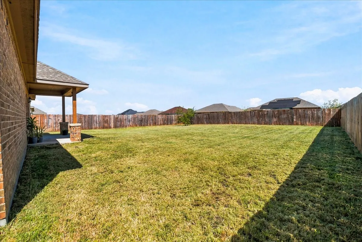 Single Family Residence For Sale in Henderson County , 109 Springleaf Lane, Mabank, Texas 75147, 3 Bedroom, 2 Bathroom, 2 Garage spaces, 1,575 Sqft, built in 2019, mls#21379137, Real Estate Agent in Mabank, Homes For Sale in Henderson county, Homes For Sale in Mabank, Realtor in Mabank Texas, Real Estate Brokerage Independent Realty Texas, Luminita Cordes Realtor