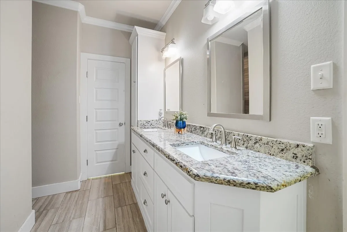 Single Family Residence For Sale in Henderson County , 109 Springleaf Lane, Mabank, Texas 75147, 3 Bedroom, 2 Bathroom, 2 Garage spaces, 1,575 Sqft, built in 2019, mls#21379137, Real Estate Agent in Mabank, Homes For Sale in Henderson county, Homes For Sale in Mabank, Realtor in Mabank Texas, Real Estate Brokerage Independent Realty Texas, Luminita Cordes Realtor