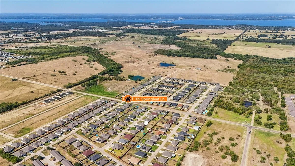 Single Family Residence For Sale in Henderson County , 109 Springleaf Lane, Mabank, Texas 75147, 3 Bedroom, 2 Bathroom, 2 Garage spaces, 1,575 Sqft, built in 2019, mls#21379137, Real Estate Agent in Mabank, Homes For Sale in Henderson county, Homes For Sale in Mabank, Realtor in Mabank Texas, Real Estate Brokerage Independent Realty Texas, Luminita Cordes Realtor