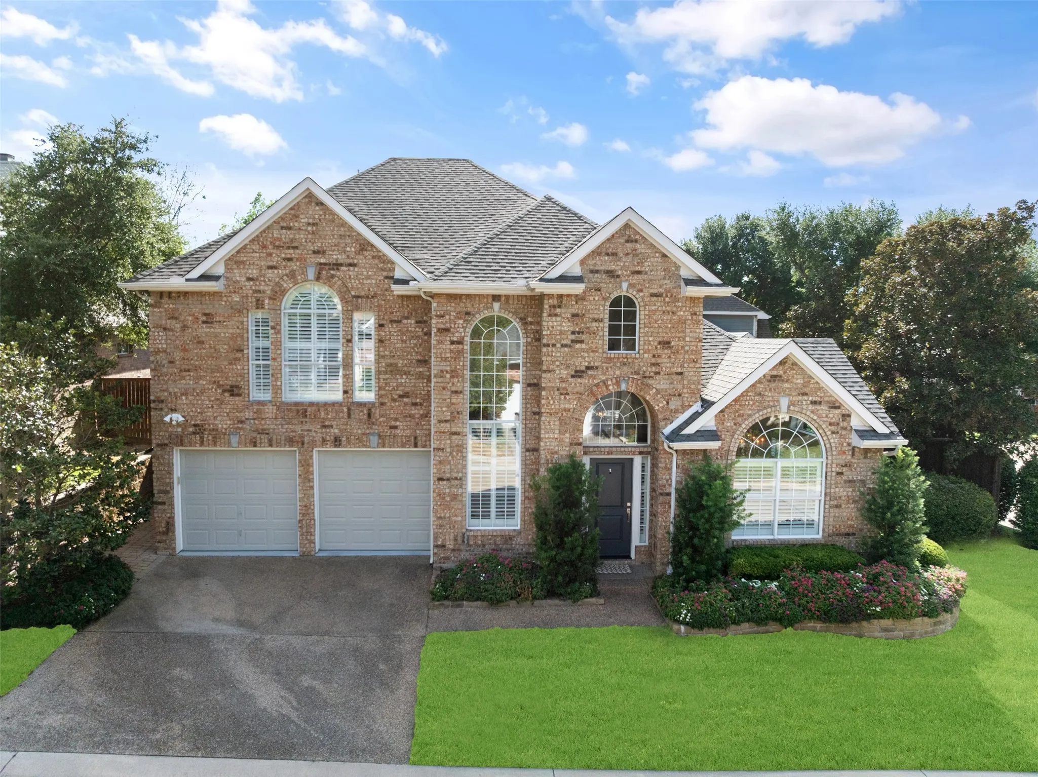 Single Family Residence For Sale in Dallas County , 8915 White Pine Lane, Dallas, Texas 75238, 3 Bedroom, 3 Bathroom, 2 Garage spaces, 2,292 Sqft, built in 1999, mls#21378592, Real Estate Agent in Dallas, Homes For Sale in Dallas county, Homes For Sale in Dallas, Realtor in Dallas Texas, Real Estate Brokerage Independent Realty Texas, Luminita Cordes Realtor