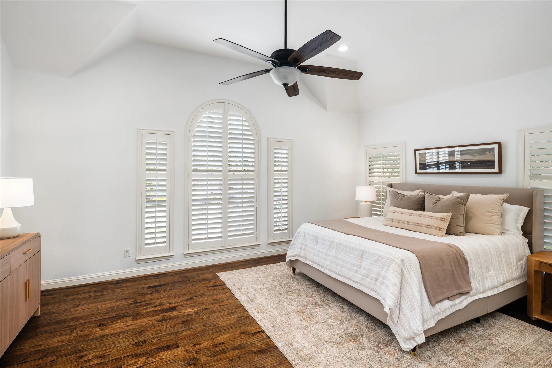 Single Family Residence For Sale in Dallas County , 8915 White Pine Lane, Dallas, Texas 75238, 3 Bedroom, 3 Bathroom, 2 Garage spaces, 2,292 Sqft, built in 1999, mls#21378592, Real Estate Agent in Dallas, Homes For Sale in Dallas county, Homes For Sale in Dallas, Realtor in Dallas Texas, Real Estate Brokerage Independent Realty Texas, Luminita Cordes Realtor