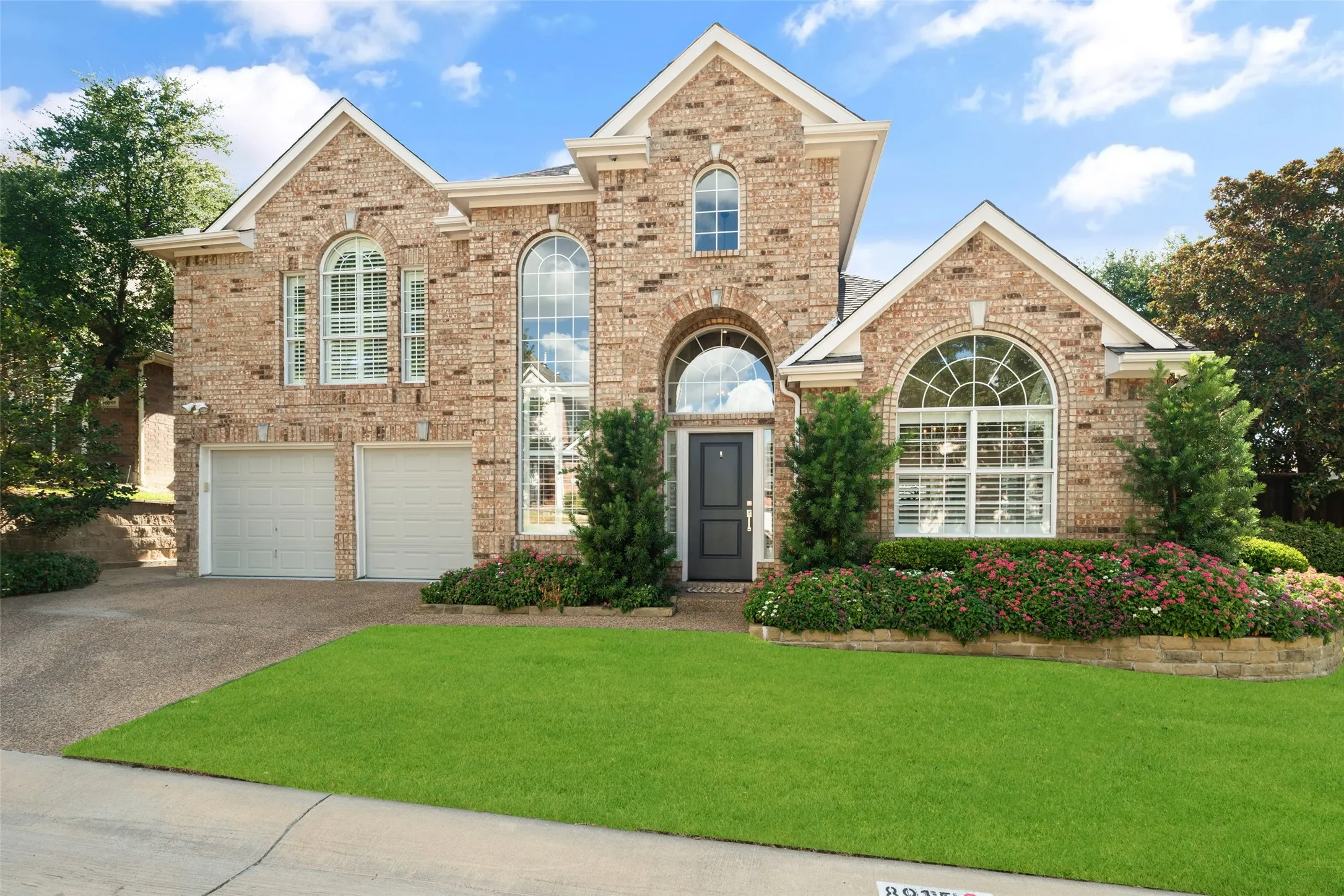 Single Family Residence For Sale in Dallas County , 8915 White Pine Lane, Dallas, Texas 75238, 3 Bedroom, 3 Bathroom, 2 Garage spaces, 2,292 Sqft, built in 1999, mls#21378592, Real Estate Agent in Dallas, Homes For Sale in Dallas county, Homes For Sale in Dallas, Realtor in Dallas Texas, Real Estate Brokerage Independent Realty Texas, Luminita Cordes Realtor