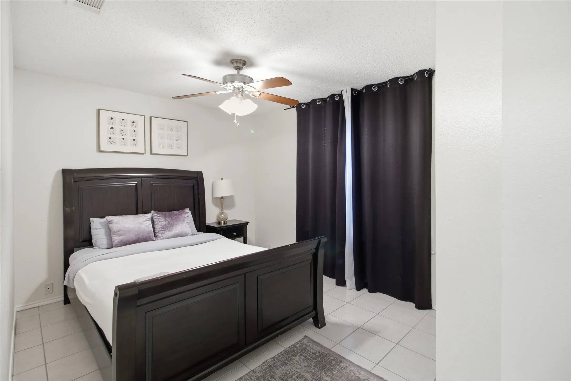 Single Family Residence For Sale in Dallas County , 7132 Lanyon Drive, Dallas, Texas 75227, 4 Bedroom, 2 Bathroom, 2 Garage spaces, 1,515 Sqft, built in 1999, mls#21379100, Real Estate Agent in Dallas, Homes For Sale in Dallas county, Homes For Sale in Dallas, Realtor in Dallas Texas, Real Estate Brokerage Independent Realty Texas, Luminita Cordes Realtor