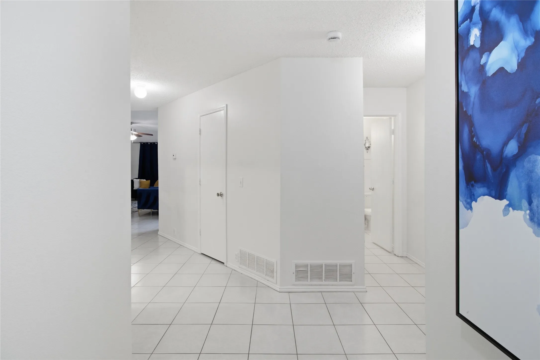 Single Family Residence For Sale in Dallas County , 7132 Lanyon Drive, Dallas, Texas 75227, 4 Bedroom, 2 Bathroom, 2 Garage spaces, 1,515 Sqft, built in 1999, mls#21379100, Real Estate Agent in Dallas, Homes For Sale in Dallas county, Homes For Sale in Dallas, Realtor in Dallas Texas, Real Estate Brokerage Independent Realty Texas, Luminita Cordes Realtor
