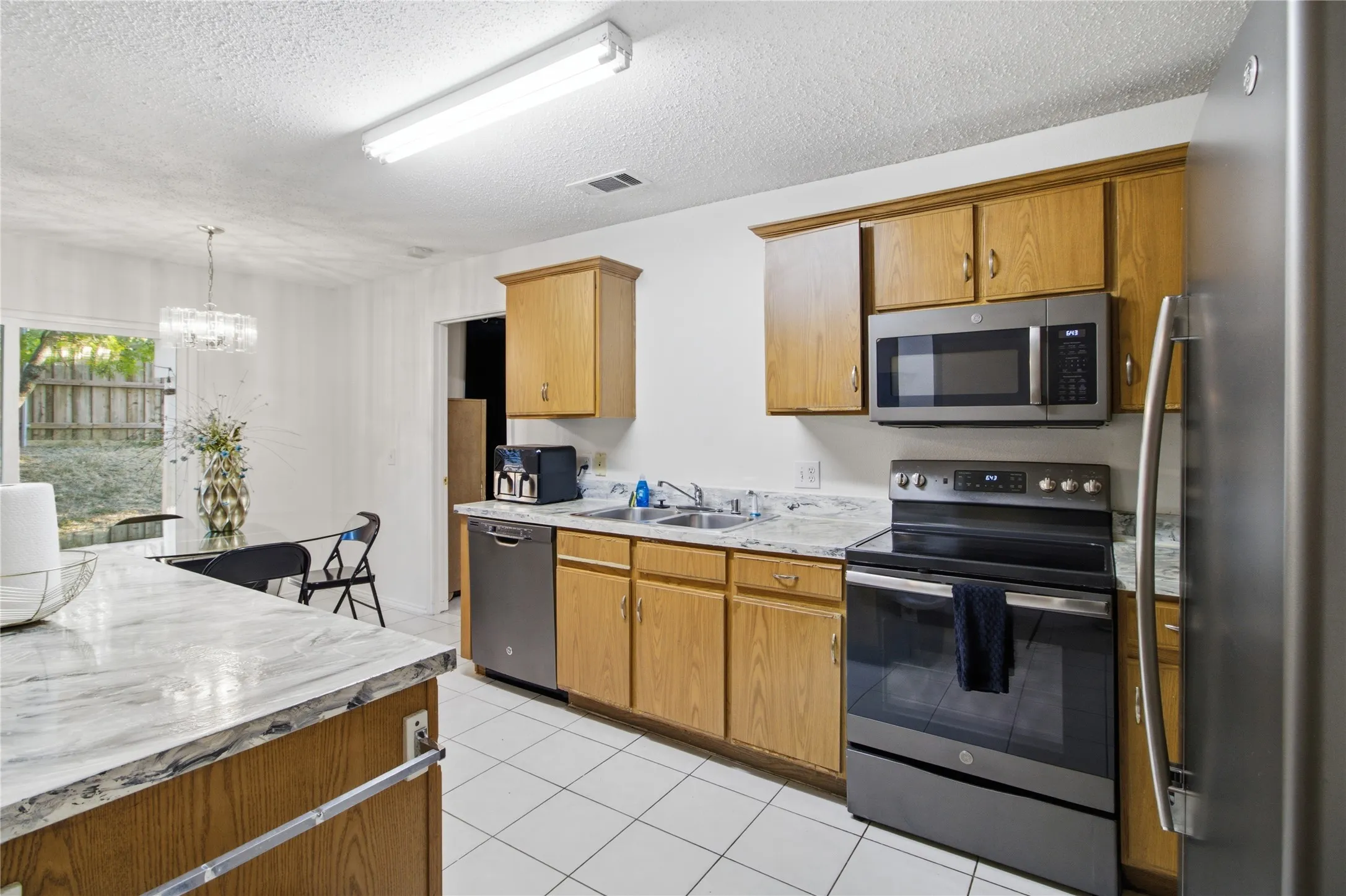 Single Family Residence For Sale in Dallas County , 7132 Lanyon Drive, Dallas, Texas 75227, 4 Bedroom, 2 Bathroom, 2 Garage spaces, 1,515 Sqft, built in 1999, mls#21379100, Real Estate Agent in Dallas, Homes For Sale in Dallas county, Homes For Sale in Dallas, Realtor in Dallas Texas, Real Estate Brokerage Independent Realty Texas, Luminita Cordes Realtor
