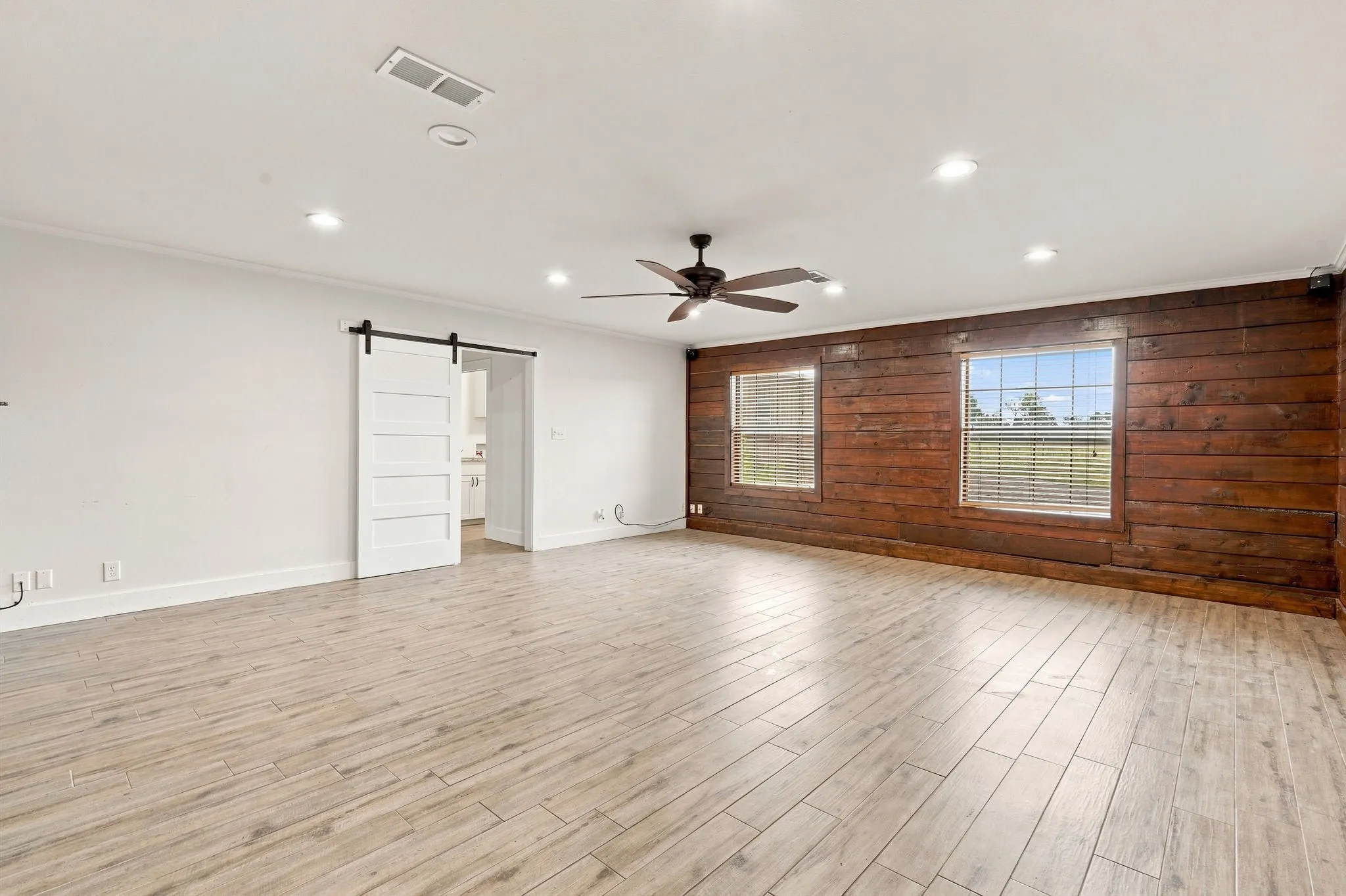 Single Family Residence For Rent in Van Zandt County , 7942 Fm 859, Edgewood, Texas 75117, 4 Bedroom, 2 Bathroom, Garage spaces, 2,100 Sqft, built in 1975, mls#21379139, Real Estate Agent in Edgewood, Homes For Rent in Van Zandt county, Homes For Rent in Edgewood, Realtor in Edgewood Texas, Real Estate Brokerage Independent Realty Texas, Luminita Cordes Realtor