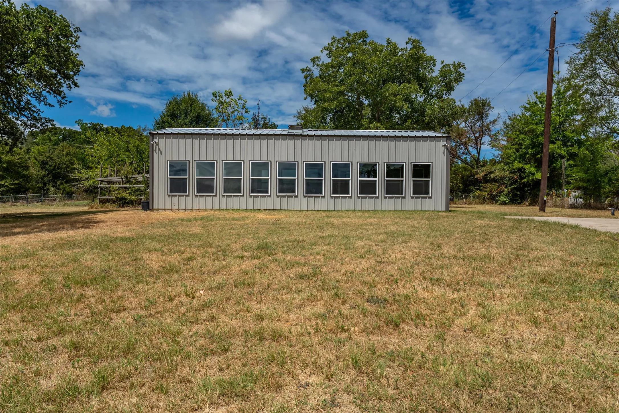 Single Family Residence For Sale in Anderson County , 6899 TX-19 Highway, Palestine, Texas 75803, 3 Bedroom, 2 Bathroom, Garage spaces, 1,350 Sqft, built in 2021, mls#21379147, Real Estate Agent in Palestine, Homes For Sale in Anderson county, Homes For Sale in Palestine, Realtor in Palestine Texas, Real Estate Brokerage Independent Realty Texas, Luminita Cordes Realtor