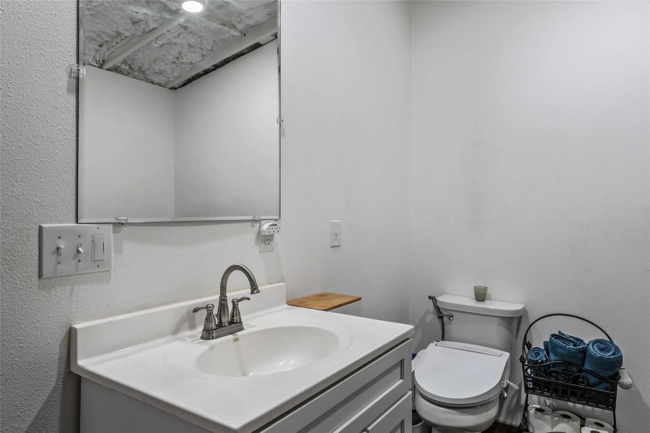 Single Family Residence For Sale in Anderson County , 6899 TX-19 Highway, Palestine, Texas 75803, 3 Bedroom, 2 Bathroom, Garage spaces, 1,350 Sqft, built in 2021, mls#21379147, Real Estate Agent in Palestine, Homes For Sale in Anderson county, Homes For Sale in Palestine, Realtor in Palestine Texas, Real Estate Brokerage Independent Realty Texas, Luminita Cordes Realtor