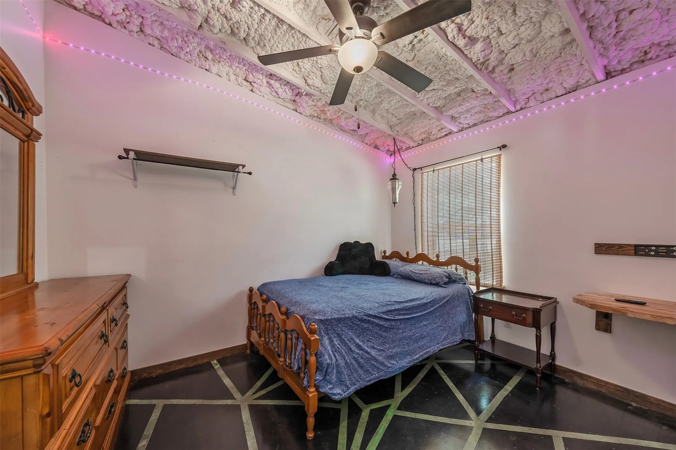 Single Family Residence For Sale in Anderson County , 6899 TX-19 Highway, Palestine, Texas 75803, 3 Bedroom, 2 Bathroom, Garage spaces, 1,350 Sqft, built in 2021, mls#21379147, Real Estate Agent in Palestine, Homes For Sale in Anderson county, Homes For Sale in Palestine, Realtor in Palestine Texas, Real Estate Brokerage Independent Realty Texas, Luminita Cordes Realtor