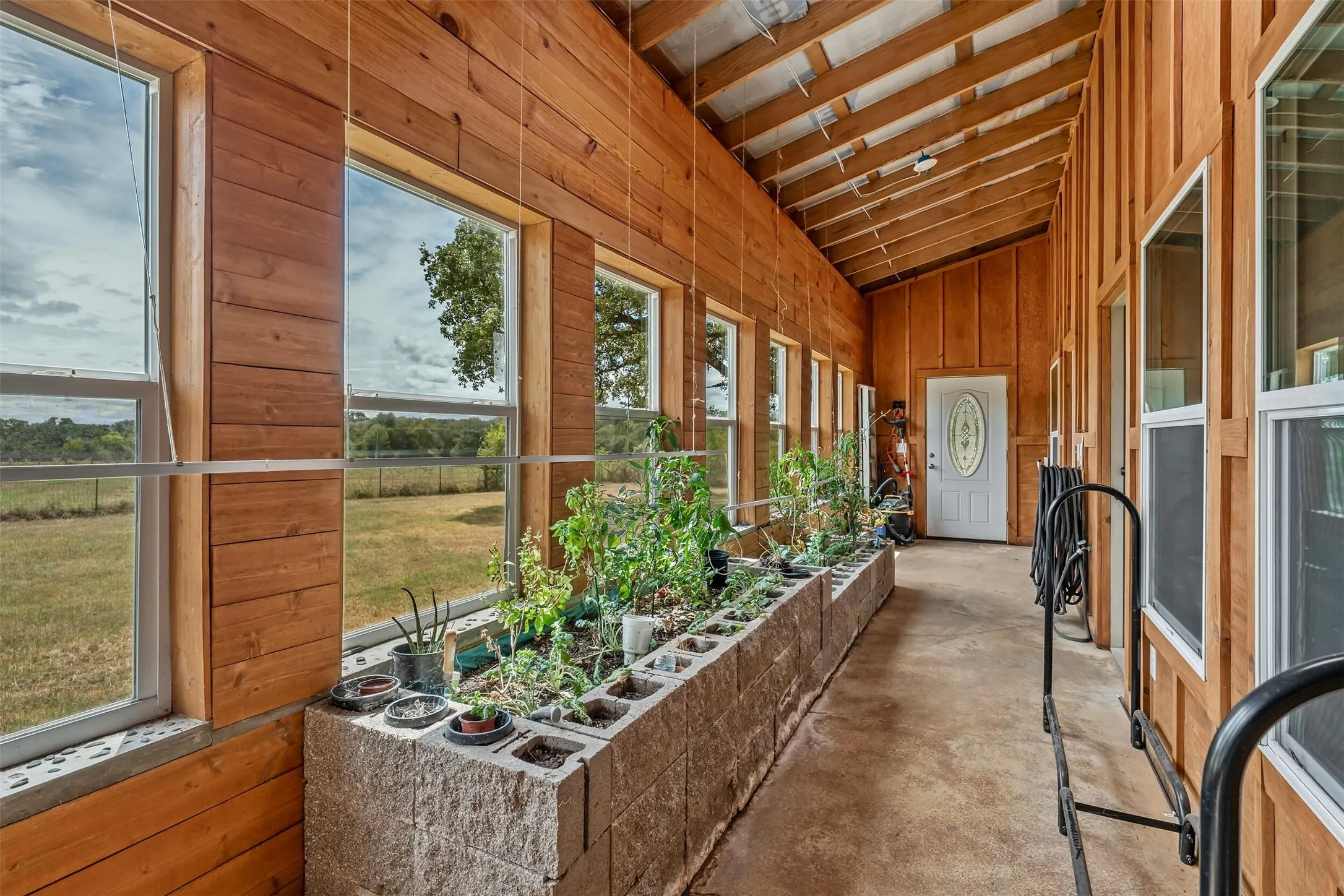 Single Family Residence For Sale in Anderson County , 6899 TX-19 Highway, Palestine, Texas 75803, 3 Bedroom, 2 Bathroom, Garage spaces, 1,350 Sqft, built in 2021, mls#21379147, Real Estate Agent in Palestine, Homes For Sale in Anderson county, Homes For Sale in Palestine, Realtor in Palestine Texas, Real Estate Brokerage Independent Realty Texas, Luminita Cordes Realtor