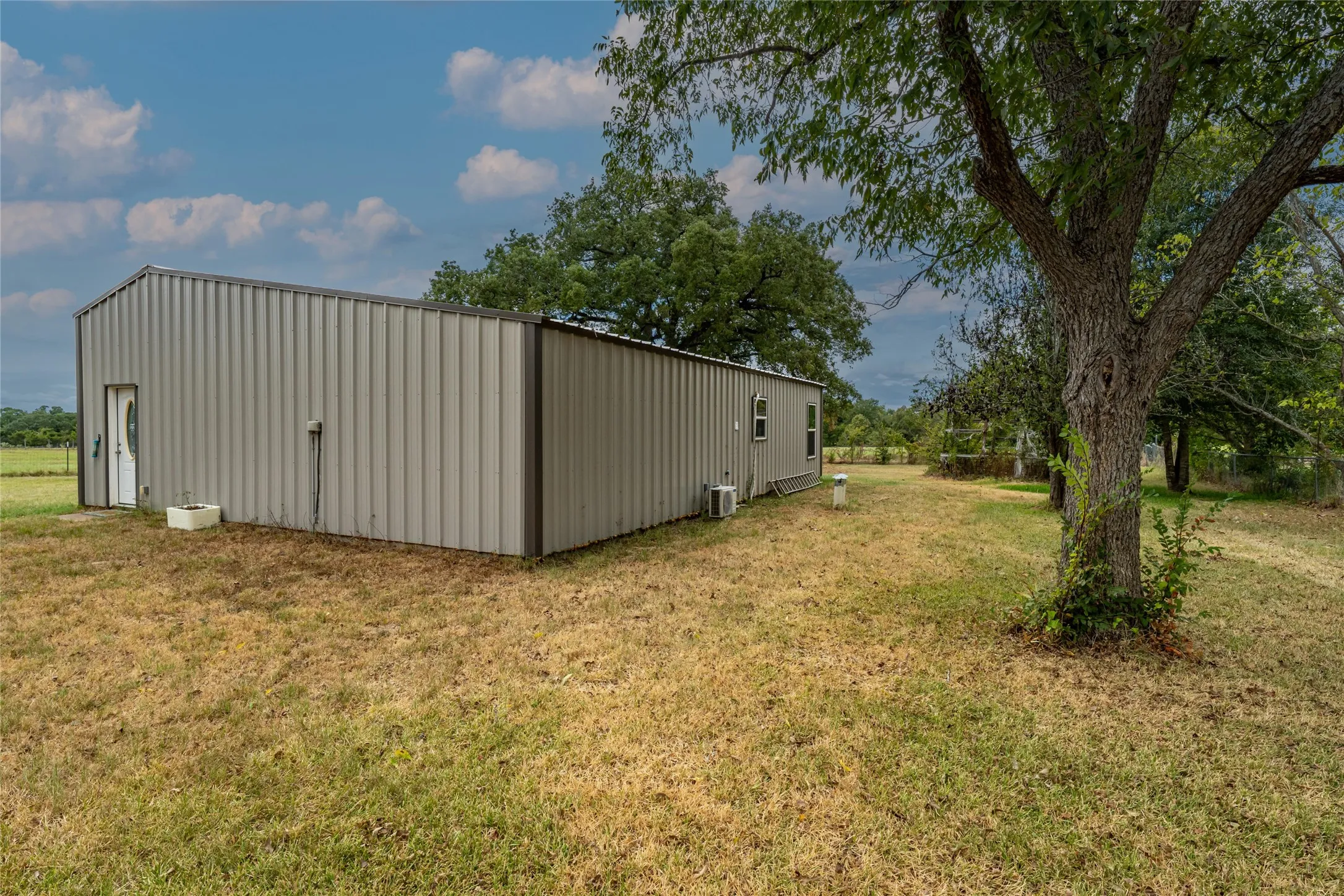 Single Family Residence For Sale in Anderson County , 6899 TX-19 Highway, Palestine, Texas 75803, 3 Bedroom, 2 Bathroom, Garage spaces, 1,350 Sqft, built in 2021, mls#21379147, Real Estate Agent in Palestine, Homes For Sale in Anderson county, Homes For Sale in Palestine, Realtor in Palestine Texas, Real Estate Brokerage Independent Realty Texas, Luminita Cordes Realtor