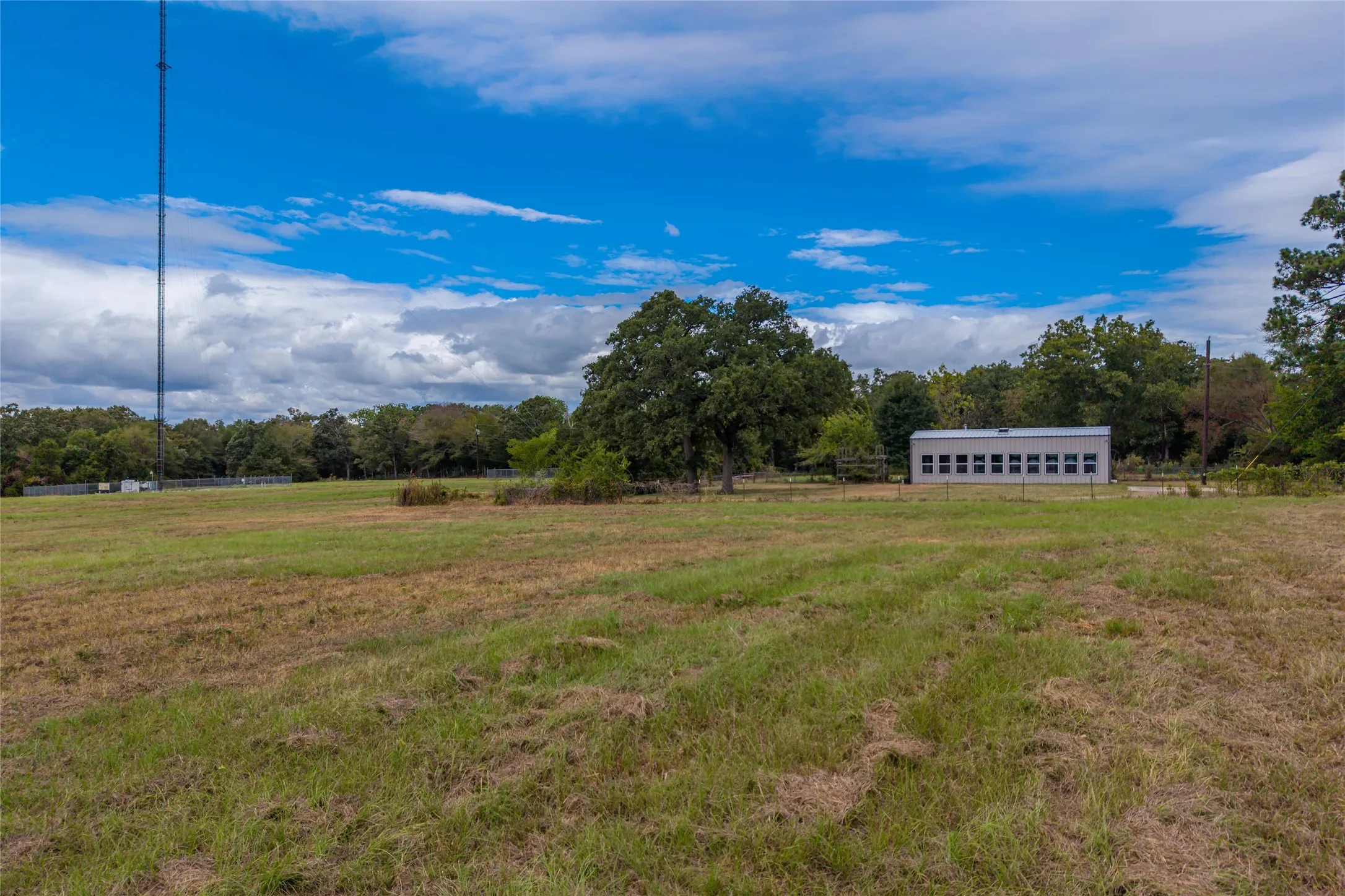 Single Family Residence For Sale in Anderson County , 6899 TX-19 Highway, Palestine, Texas 75803, 3 Bedroom, 2 Bathroom, Garage spaces, 1,350 Sqft, built in 2021, mls#21379147, Real Estate Agent in Palestine, Homes For Sale in Anderson county, Homes For Sale in Palestine, Realtor in Palestine Texas, Real Estate Brokerage Independent Realty Texas, Luminita Cordes Realtor