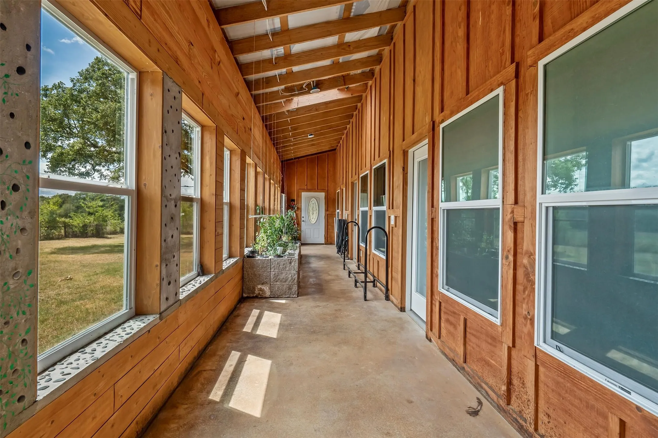Single Family Residence For Sale in Anderson County , 6899 TX-19 Highway, Palestine, Texas 75803, 3 Bedroom, 2 Bathroom, Garage spaces, 1,350 Sqft, built in 2021, mls#21379147, Real Estate Agent in Palestine, Homes For Sale in Anderson county, Homes For Sale in Palestine, Realtor in Palestine Texas, Real Estate Brokerage Independent Realty Texas, Luminita Cordes Realtor