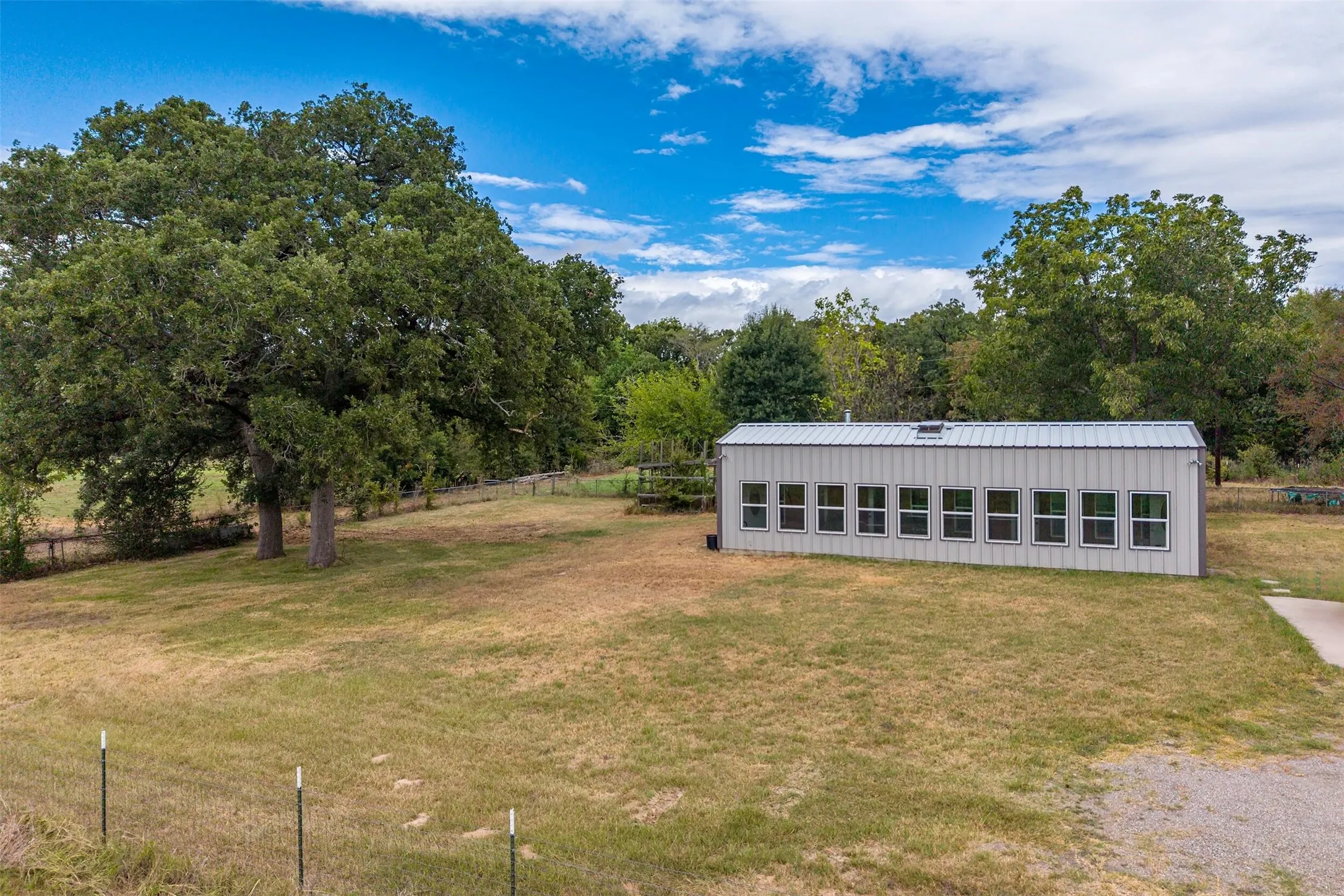 Single Family Residence For Sale in Anderson County , 6899 TX-19 Highway, Palestine, Texas 75803, 3 Bedroom, 2 Bathroom, Garage spaces, 1,350 Sqft, built in 2021, mls#21379147, Real Estate Agent in Palestine, Homes For Sale in Anderson county, Homes For Sale in Palestine, Realtor in Palestine Texas, Real Estate Brokerage Independent Realty Texas, Luminita Cordes Realtor