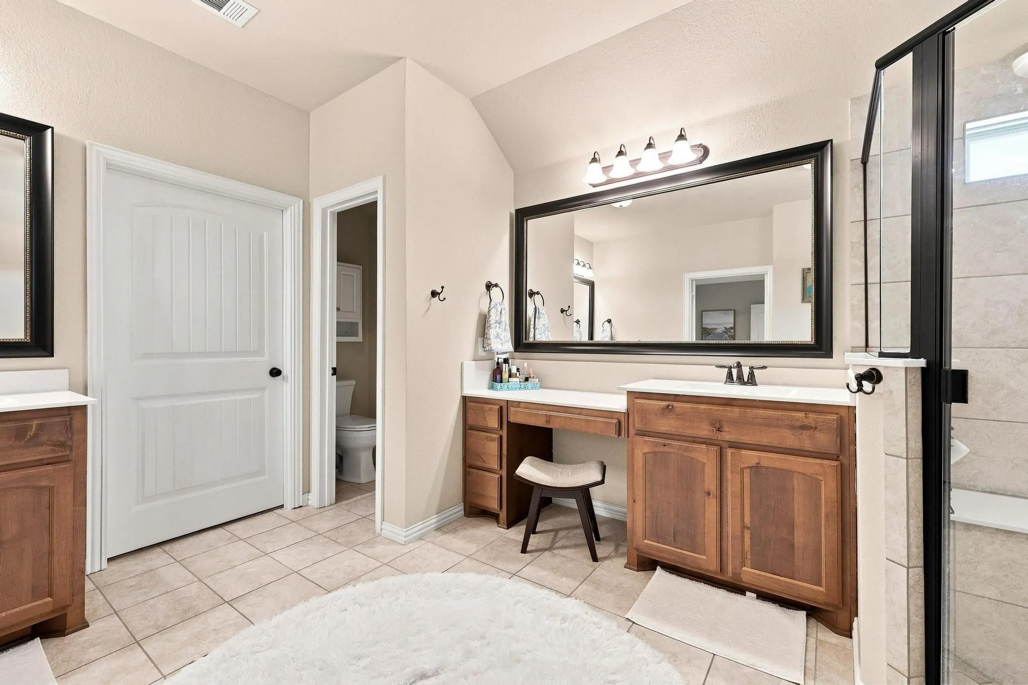 Primary En-Suite Bath, HUGE Space. Soaking Tub, Big Shower and Separate Vanities.