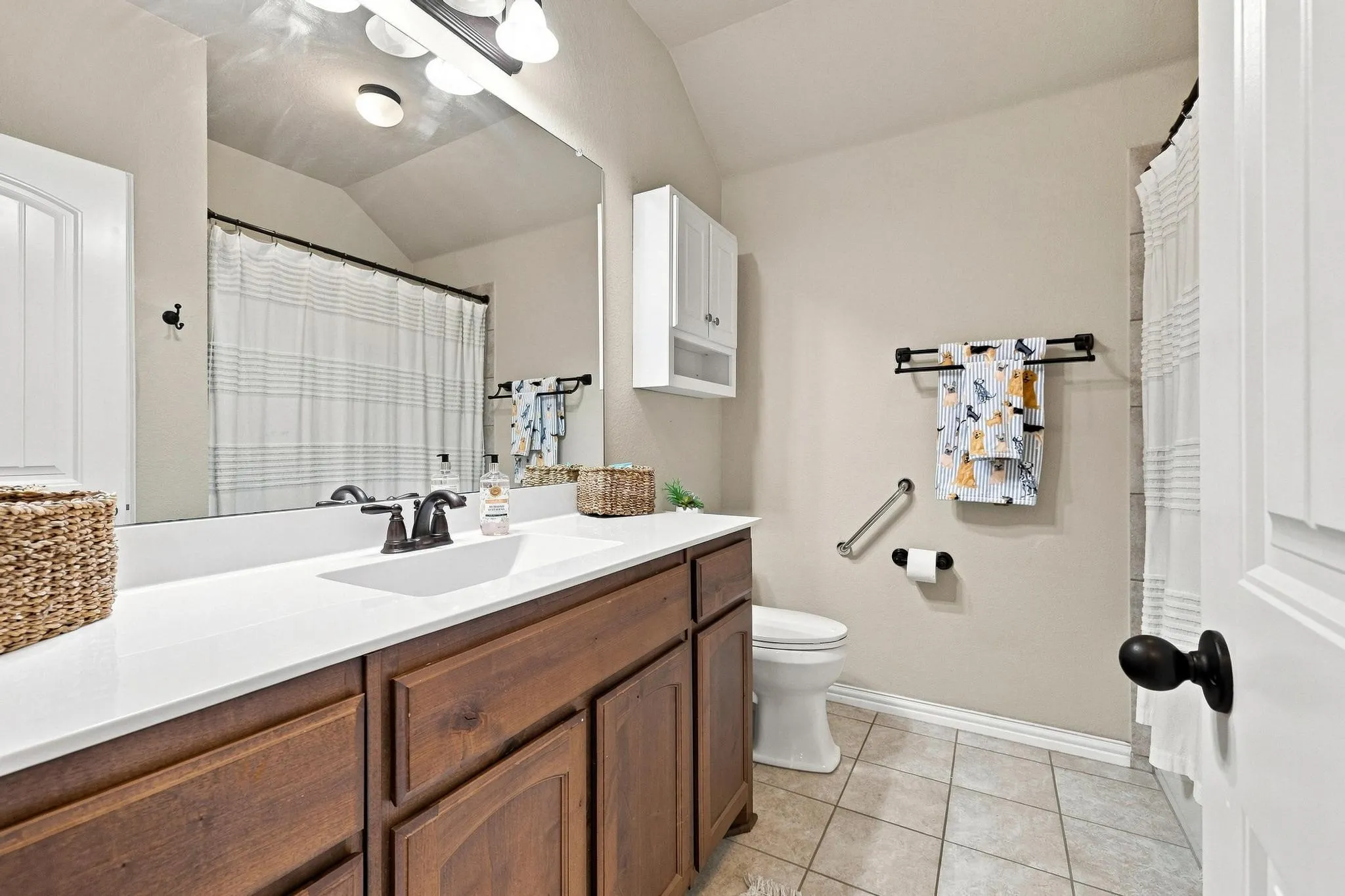 Full Bath for Split Bedrooms. Shower Tub Combo and Storage