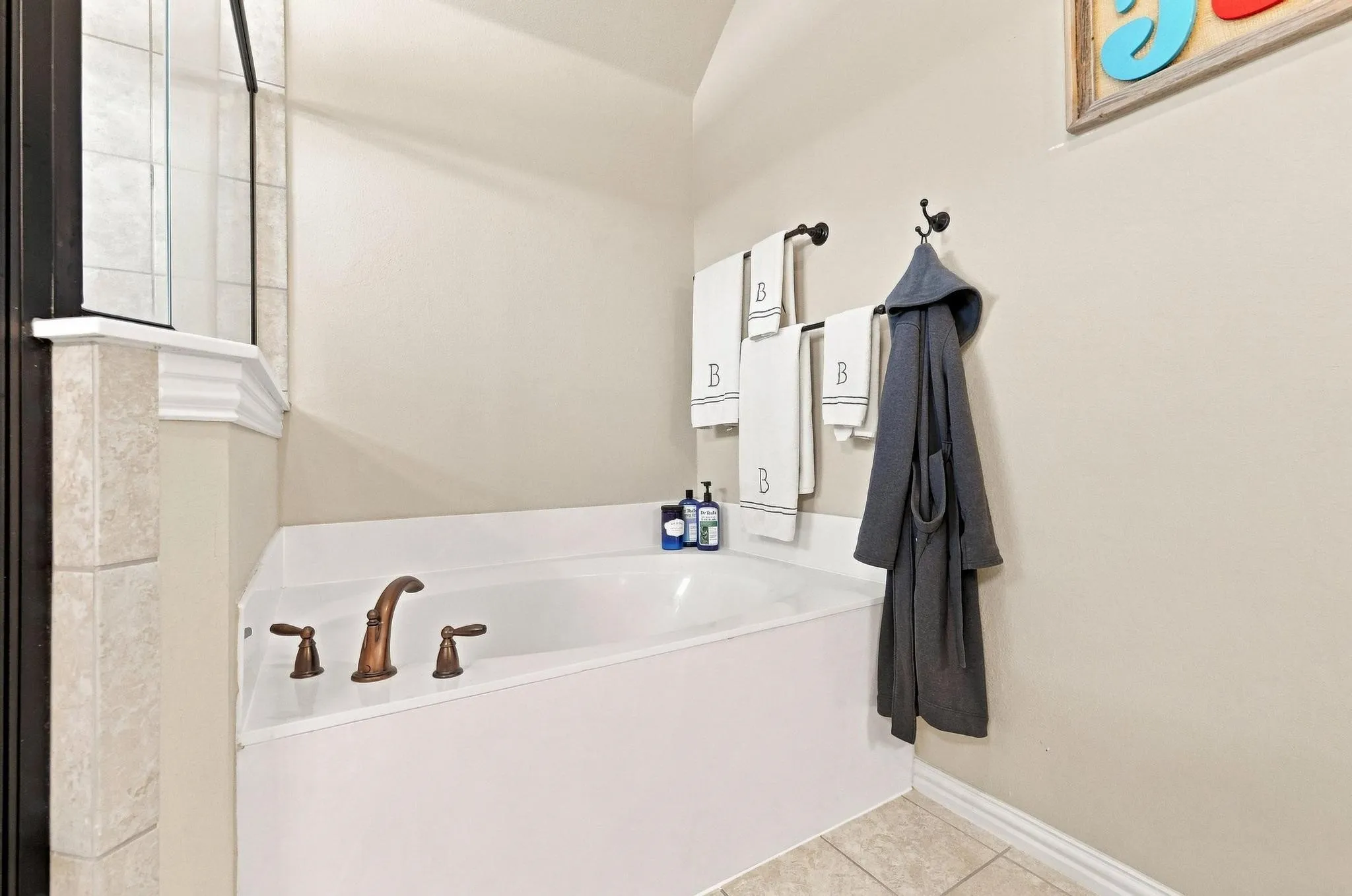 Primary En-Suite Bath, HUGE Space. Soaking Tub, Big Shower and Separate Vanities.