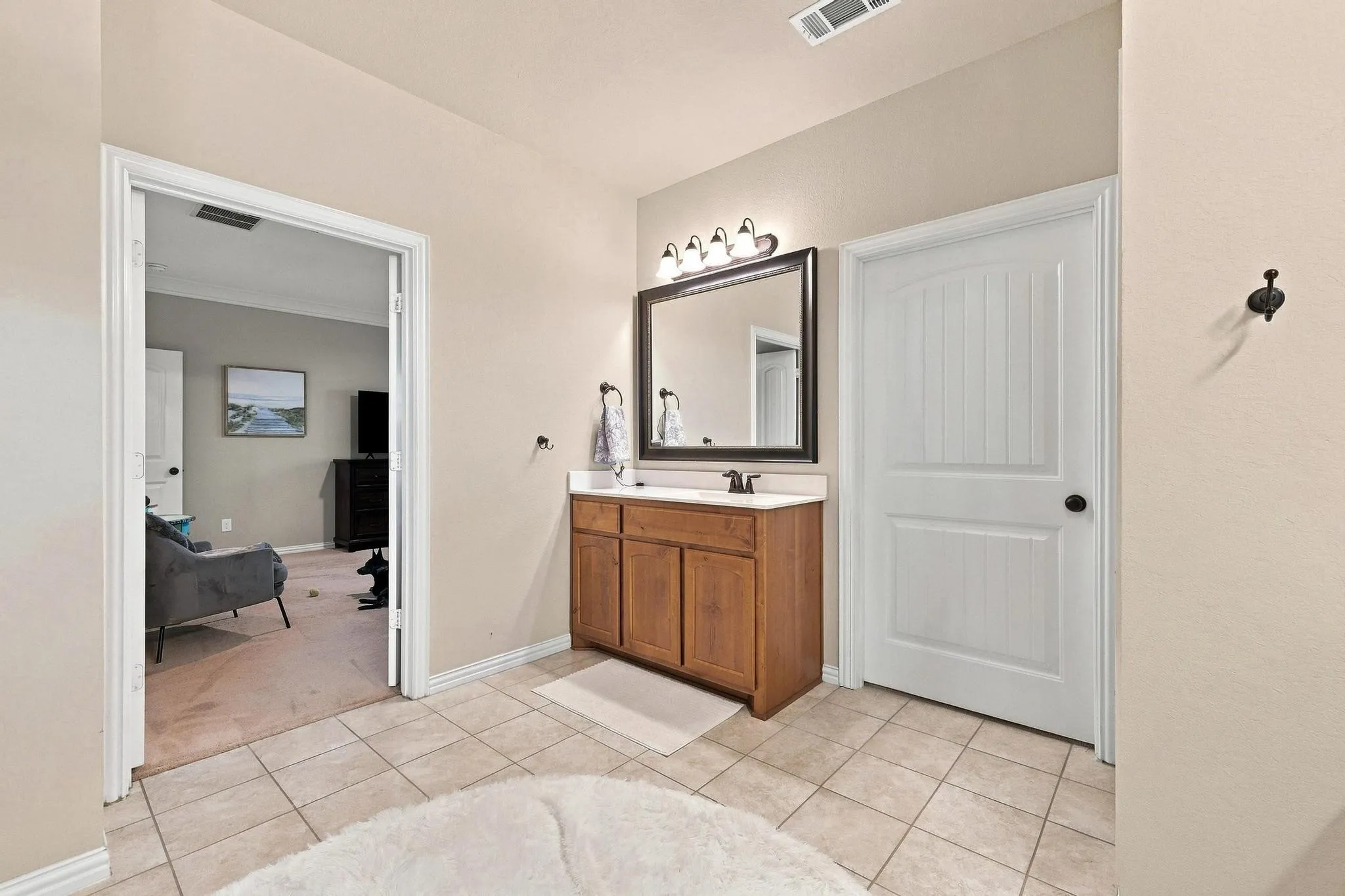 Primary En-Suite Bath, HUGE Space. Soaking Tub, Big Shower and Separate Vanities.
