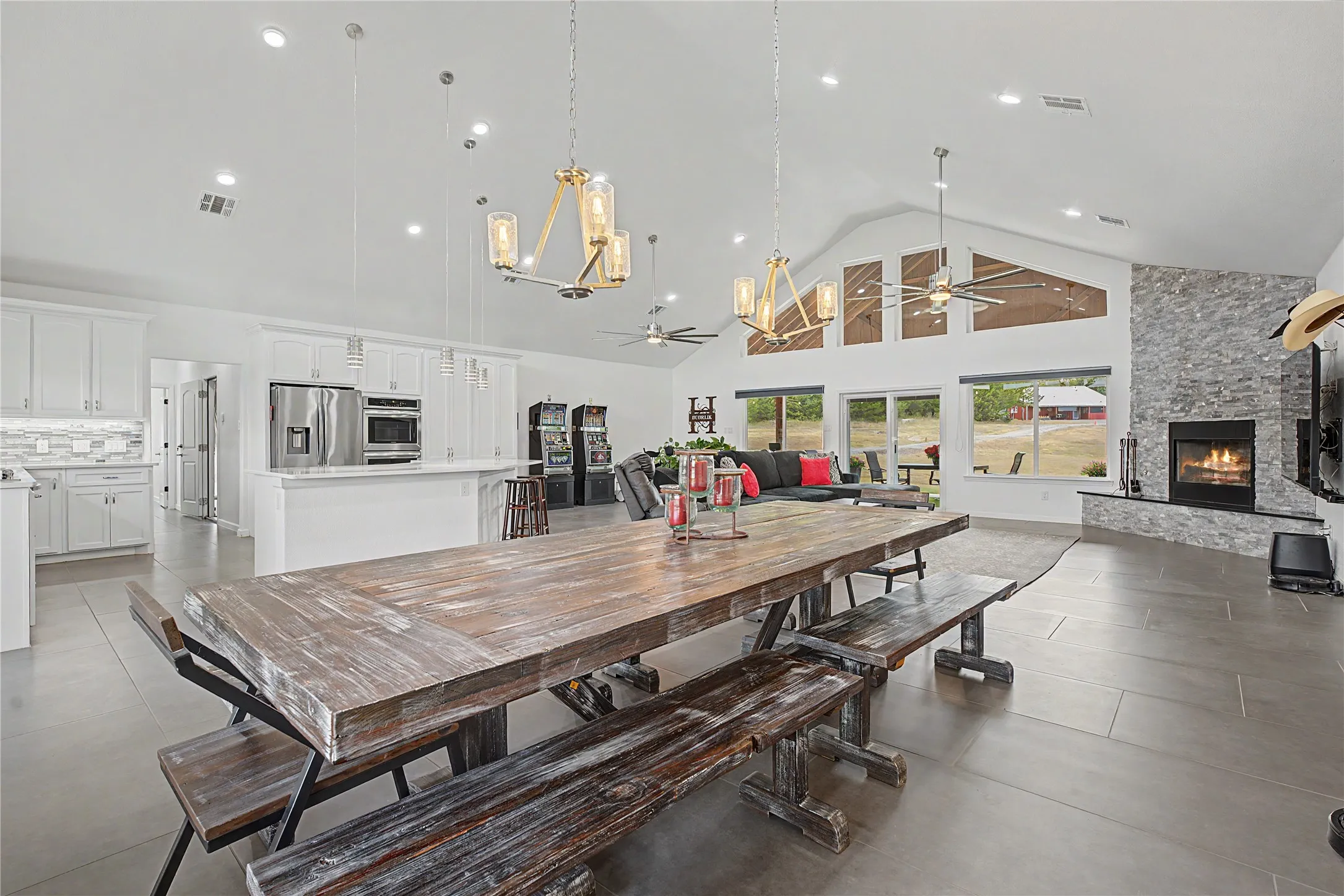 Single Family Residence For Sale in Collin County , 8615 County Road 534, Whitewright, Texas 75491, 4 Bedroom, 4 Bathroom, 3 Garage spaces, 3,040 Sqft, built in 2024, mls#21378733, Real Estate Agent in Whitewright, Homes For Sale in Collin county, Homes For Sale in Whitewright, Realtor in Whitewright Texas, Real Estate Brokerage Independent Realty Texas, Luminita Cordes Realtor