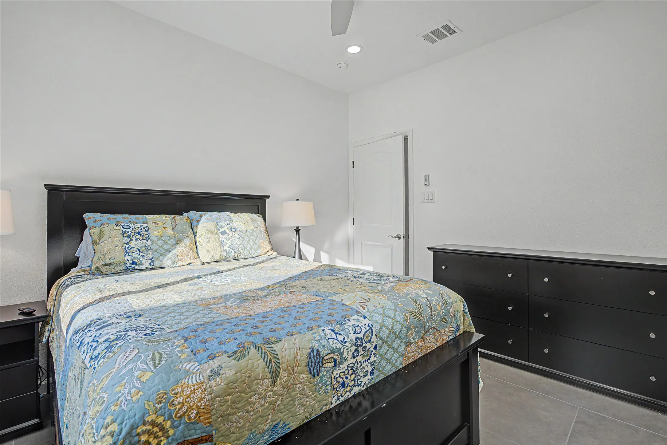 Single Family Residence For Sale in Collin County , 8615 County Road 534, Whitewright, Texas 75491, 4 Bedroom, 4 Bathroom, 3 Garage spaces, 3,040 Sqft, built in 2024, mls#21378733, Real Estate Agent in Whitewright, Homes For Sale in Collin county, Homes For Sale in Whitewright, Realtor in Whitewright Texas, Real Estate Brokerage Independent Realty Texas, Luminita Cordes Realtor