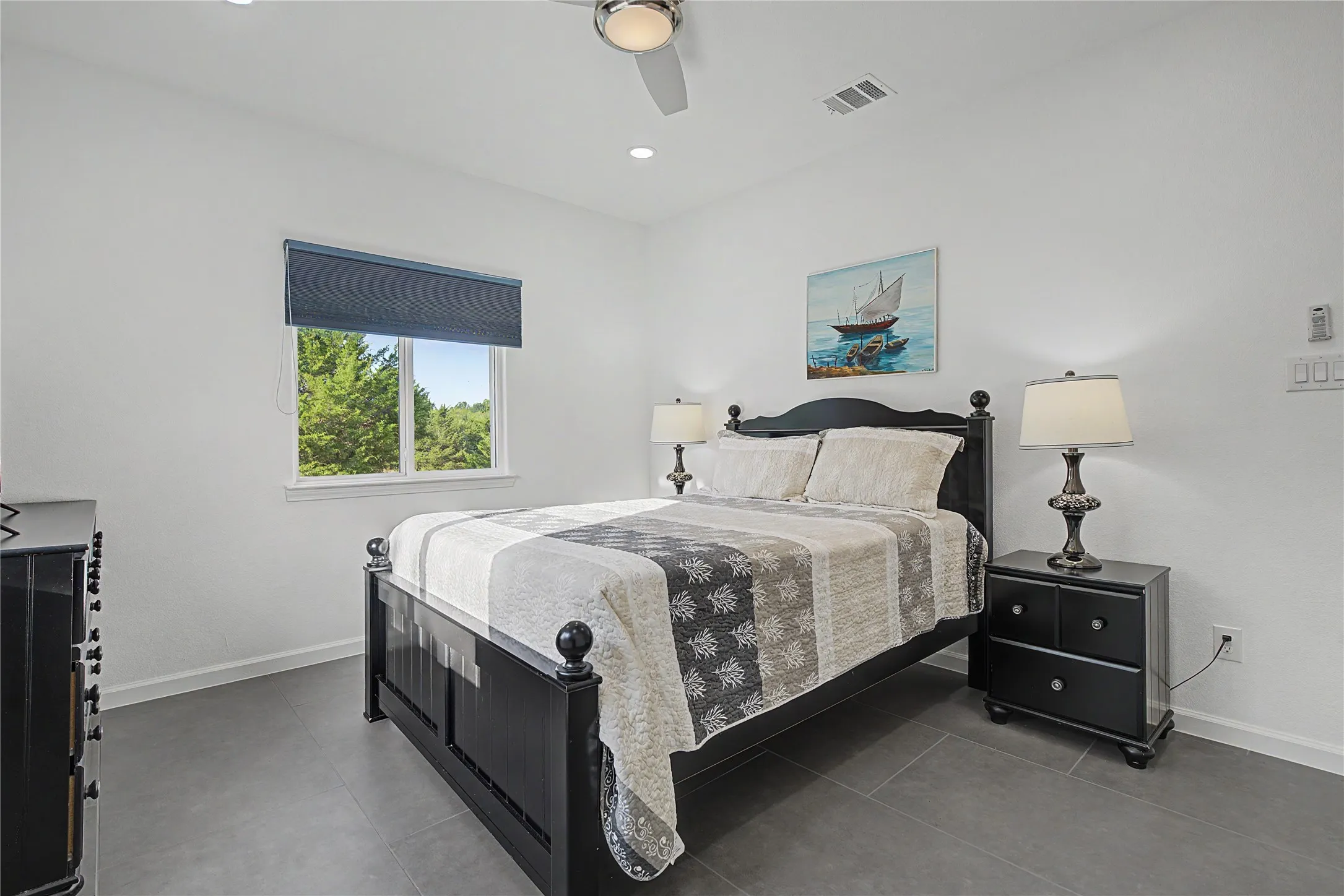 Single Family Residence For Sale in Collin County , 8615 County Road 534, Whitewright, Texas 75491, 4 Bedroom, 4 Bathroom, 3 Garage spaces, 3,040 Sqft, built in 2024, mls#21378733, Real Estate Agent in Whitewright, Homes For Sale in Collin county, Homes For Sale in Whitewright, Realtor in Whitewright Texas, Real Estate Brokerage Independent Realty Texas, Luminita Cordes Realtor