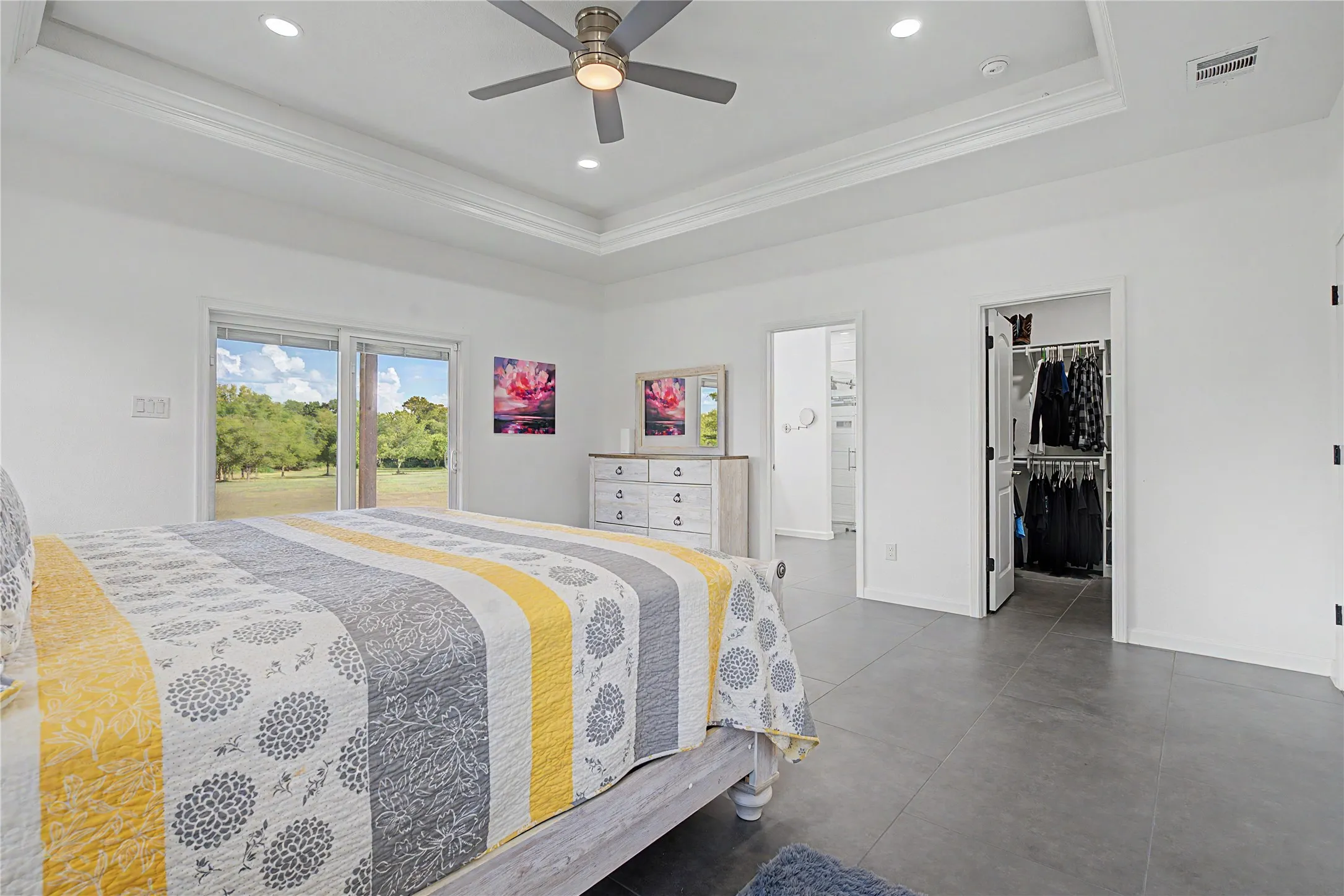 Single Family Residence For Sale in Collin County , 8615 County Road 534, Whitewright, Texas 75491, 4 Bedroom, 4 Bathroom, 3 Garage spaces, 3,040 Sqft, built in 2024, mls#21378733, Real Estate Agent in Whitewright, Homes For Sale in Collin county, Homes For Sale in Whitewright, Realtor in Whitewright Texas, Real Estate Brokerage Independent Realty Texas, Luminita Cordes Realtor