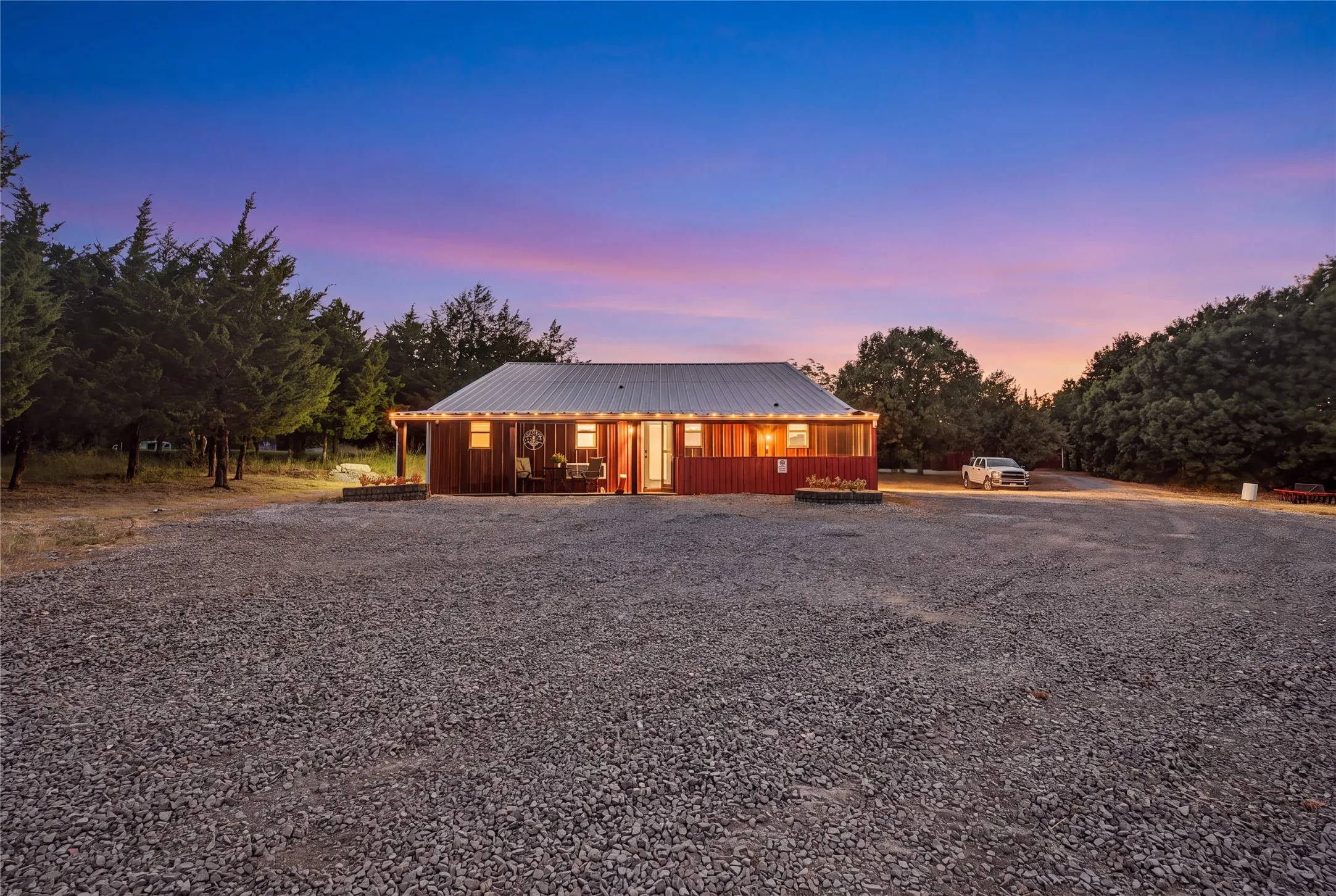 Single Family Residence For Sale in Collin County , 8615 County Road 534, Whitewright, Texas 75491, 4 Bedroom, 4 Bathroom, 3 Garage spaces, 3,040 Sqft, built in 2024, mls#21378733, Real Estate Agent in Whitewright, Homes For Sale in Collin county, Homes For Sale in Whitewright, Realtor in Whitewright Texas, Real Estate Brokerage Independent Realty Texas, Luminita Cordes Realtor
