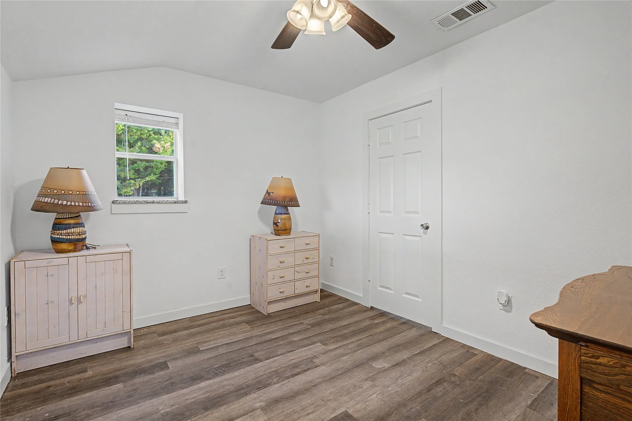 Single Family Residence For Sale in Collin County , 8615 County Road 534, Whitewright, Texas 75491, 4 Bedroom, 4 Bathroom, 3 Garage spaces, 3,040 Sqft, built in 2024, mls#21378733, Real Estate Agent in Whitewright, Homes For Sale in Collin county, Homes For Sale in Whitewright, Realtor in Whitewright Texas, Real Estate Brokerage Independent Realty Texas, Luminita Cordes Realtor