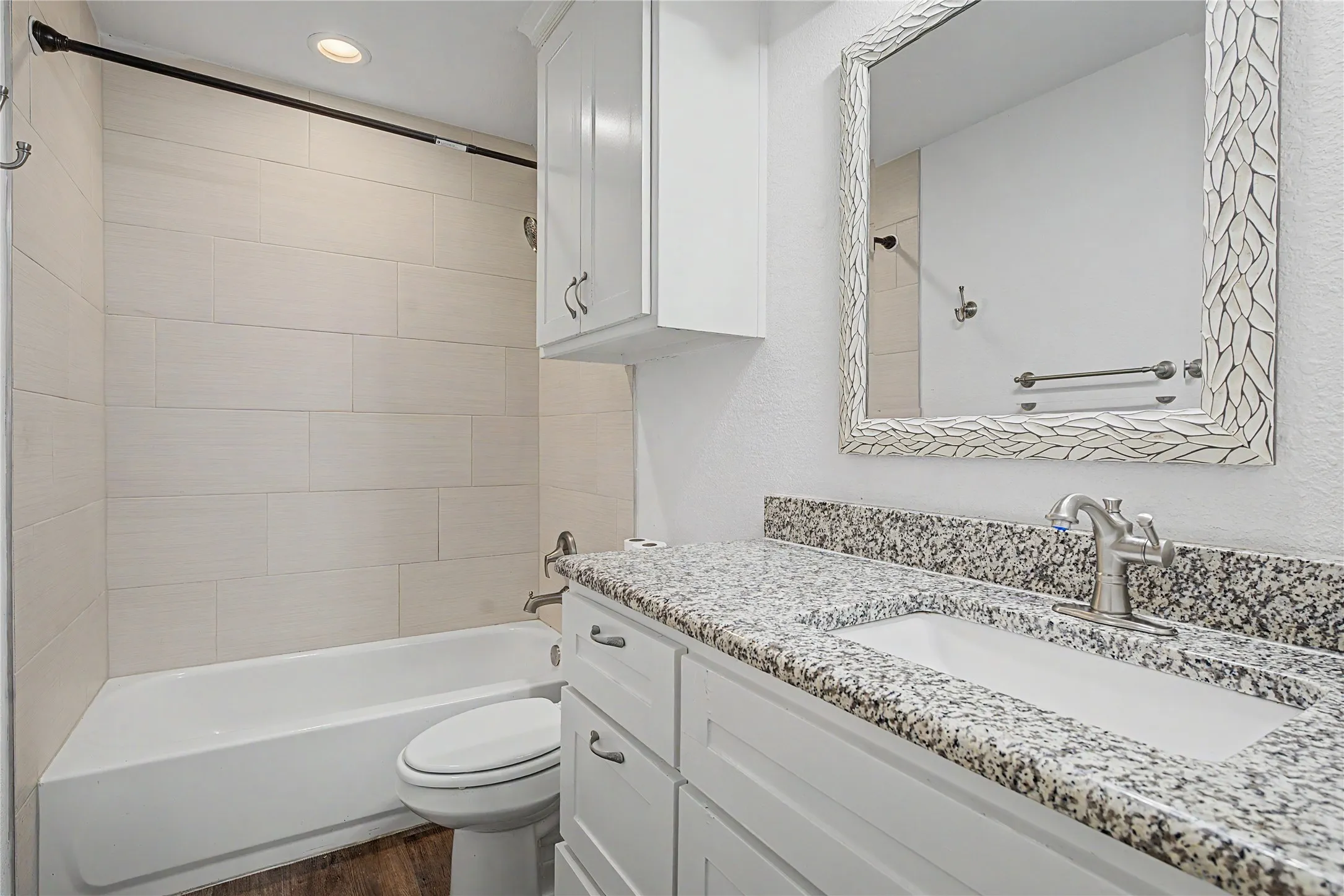 Single Family Residence For Sale in Collin County , 8615 County Road 534, Whitewright, Texas 75491, 4 Bedroom, 4 Bathroom, 3 Garage spaces, 3,040 Sqft, built in 2024, mls#21378733, Real Estate Agent in Whitewright, Homes For Sale in Collin county, Homes For Sale in Whitewright, Realtor in Whitewright Texas, Real Estate Brokerage Independent Realty Texas, Luminita Cordes Realtor
