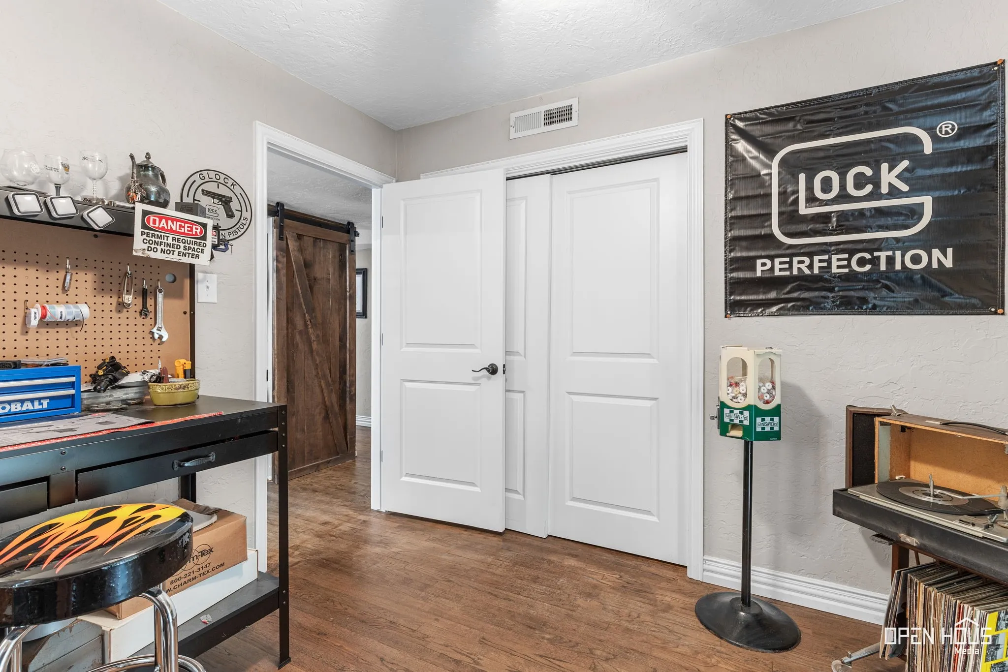 Single Family Residence For Sale in Wichita County , 4419 Randel Drive, Wichita Falls, Texas 76308, 3 Bedroom, 2 Bathroom, Garage spaces, 1,124 Sqft, built in 1955, mls#21379154, Real Estate Agent in Wichita Falls, Homes For Sale in Wichita county, Homes For Sale in Wichita Falls, Realtor in Wichita Falls Texas, Real Estate Brokerage Independent Realty Texas, Luminita Cordes Realtor