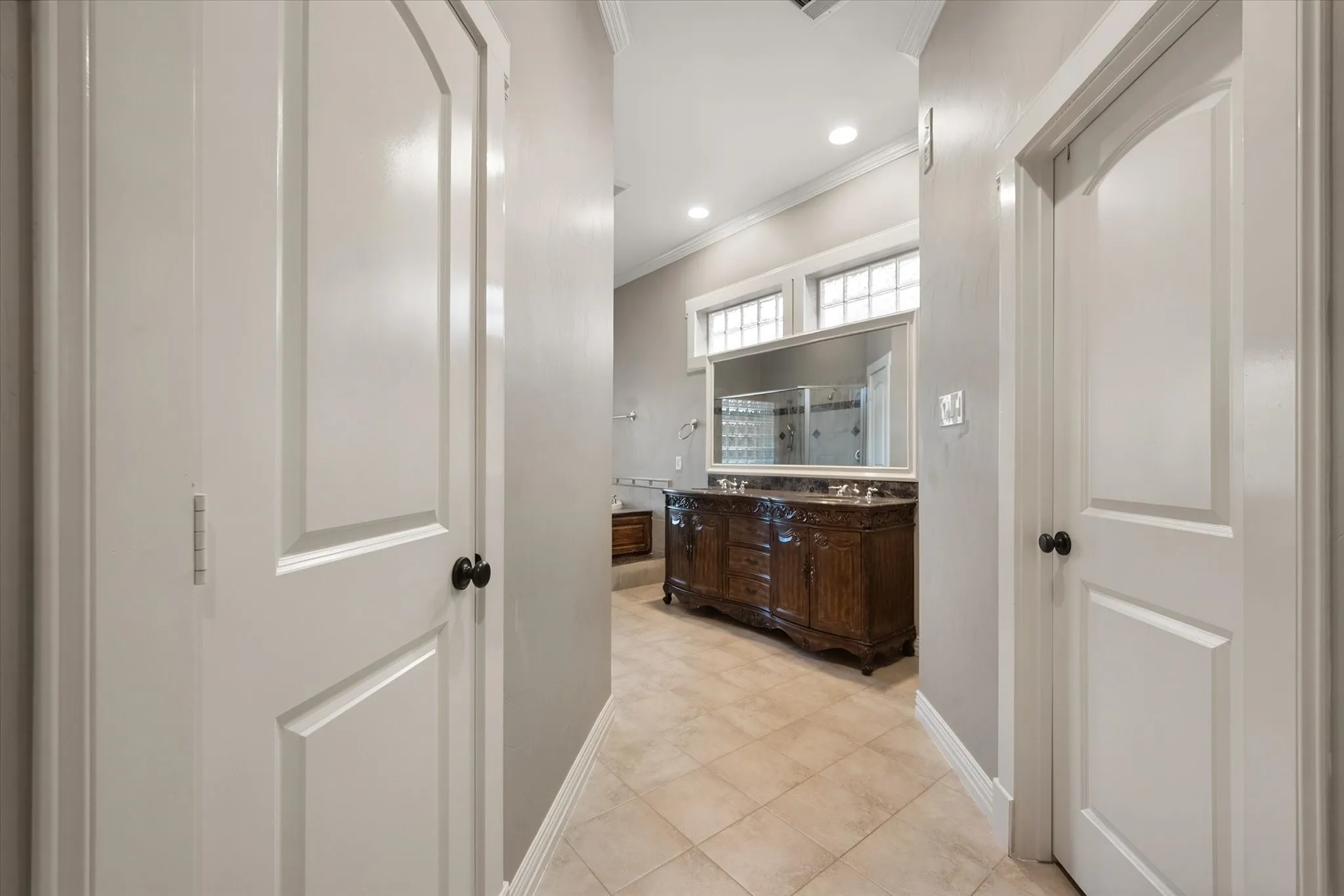 Single Family Residence For Sale in Tarrant County , 2509 Thoroughbred Lane, Mansfield, Texas 76063, 3 Bedroom, 3 Bathroom, 2 Garage spaces, 2,536 Sqft, built in 2009, mls#21375748, Real Estate Agent in Mansfield, Homes For Sale in Tarrant county, Homes For Sale in Mansfield, Realtor in Mansfield Texas, Real Estate Brokerage Independent Realty Texas, Luminita Cordes Realtor