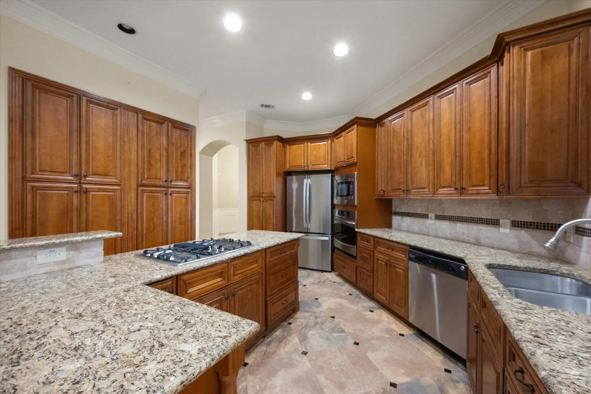 So much counter space and cabinet storage!