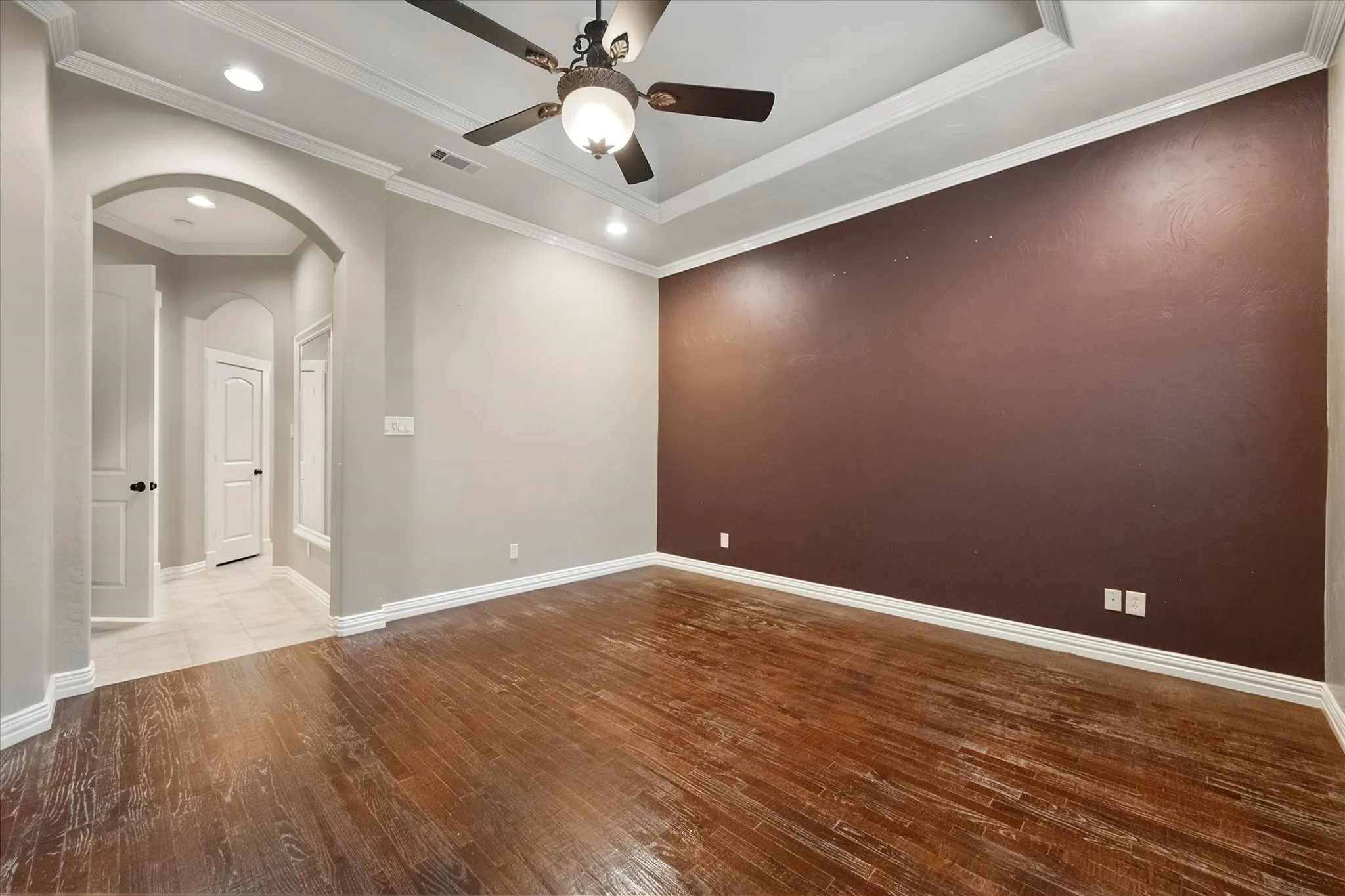 Single Family Residence For Sale in Tarrant County , 2509 Thoroughbred Lane, Mansfield, Texas 76063, 3 Bedroom, 3 Bathroom, 2 Garage spaces, 2,536 Sqft, built in 2009, mls#21375748, Real Estate Agent in Mansfield, Homes For Sale in Tarrant county, Homes For Sale in Mansfield, Realtor in Mansfield Texas, Real Estate Brokerage Independent Realty Texas, Luminita Cordes Realtor