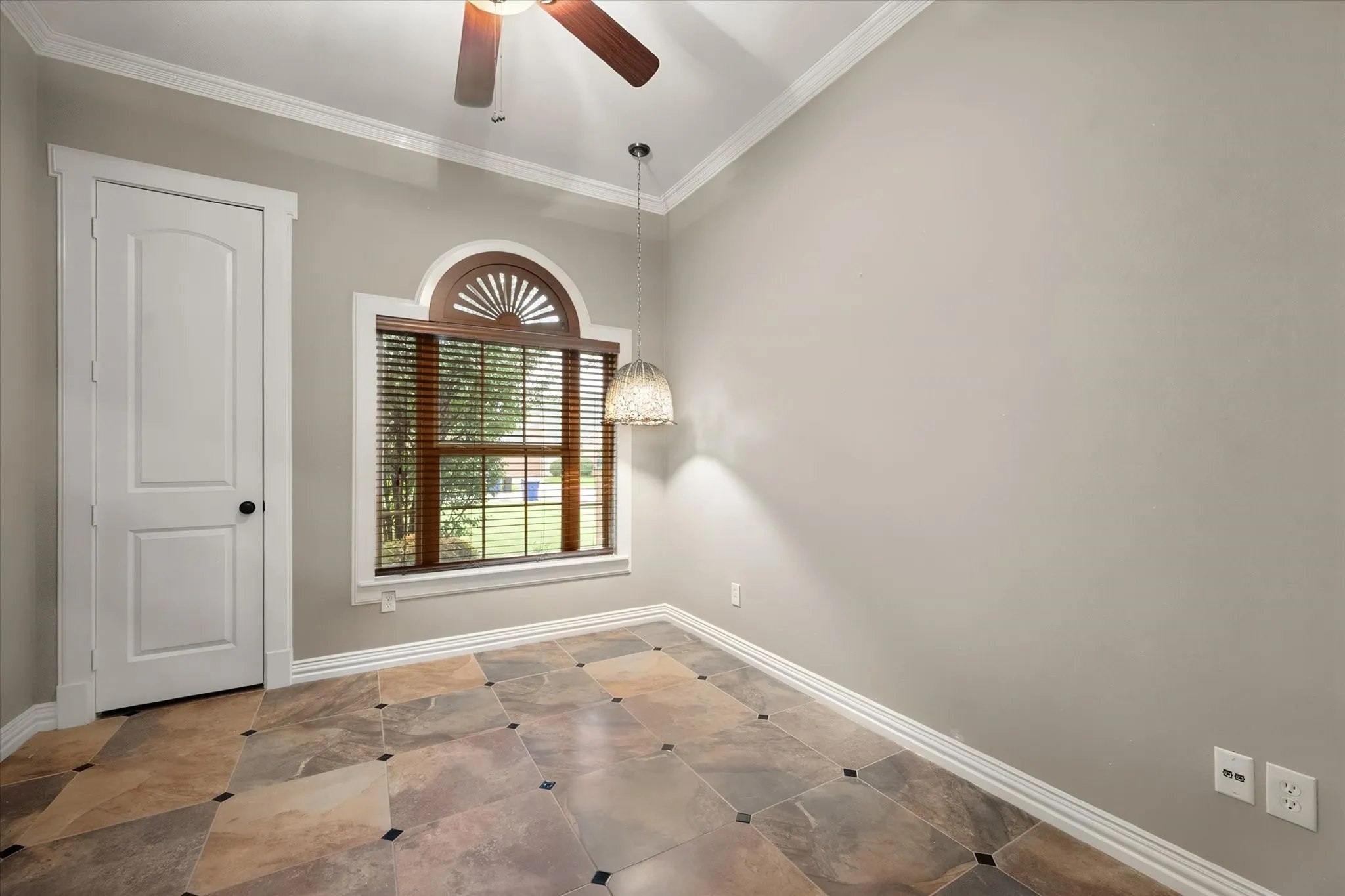 Office with closet could be a 4th bedroom