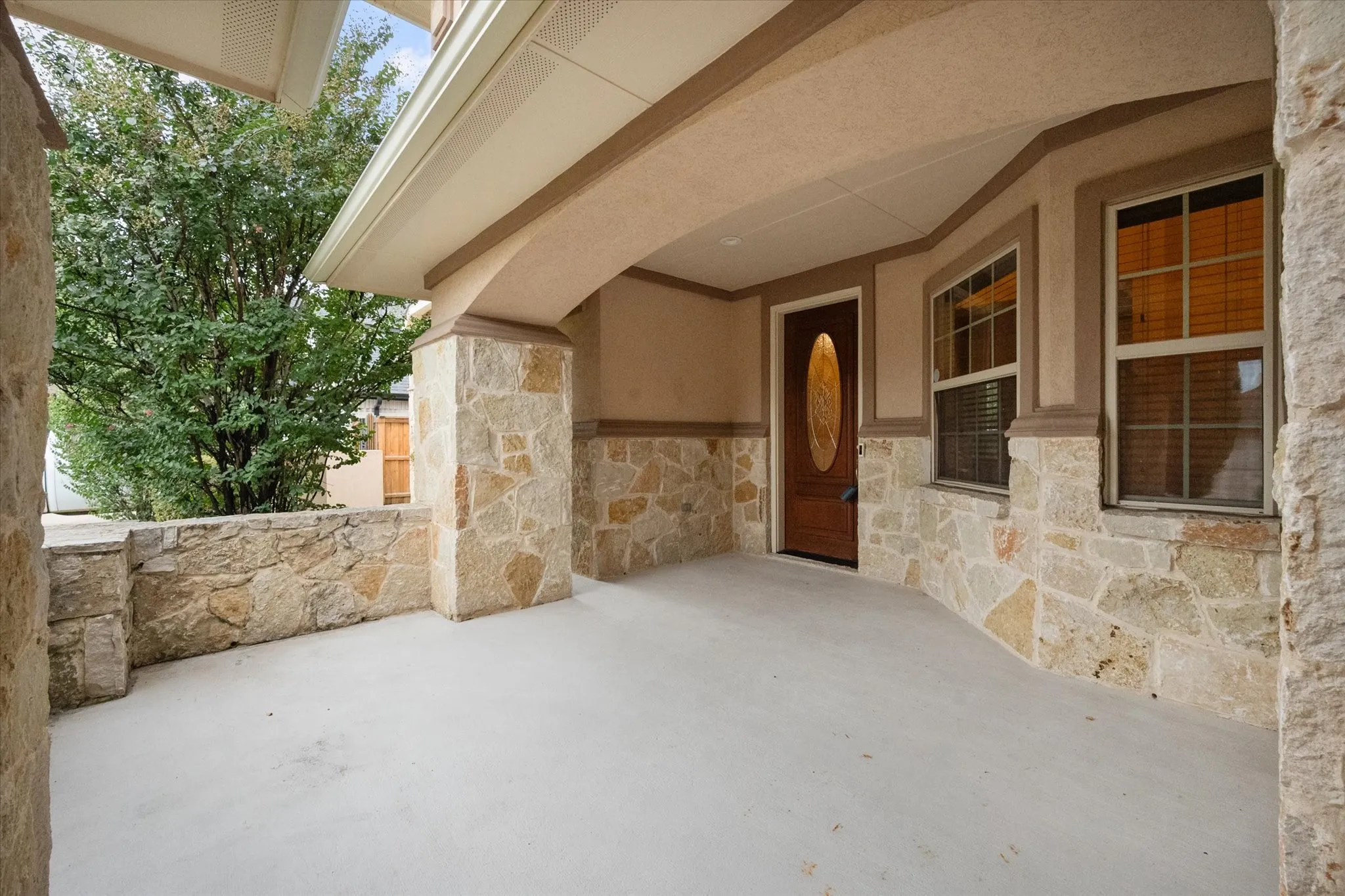 Single Family Residence For Sale in Tarrant County , 2509 Thoroughbred Lane, Mansfield, Texas 76063, 3 Bedroom, 3 Bathroom, 2 Garage spaces, 2,536 Sqft, built in 2009, mls#21375748, Real Estate Agent in Mansfield, Homes For Sale in Tarrant county, Homes For Sale in Mansfield, Realtor in Mansfield Texas, Real Estate Brokerage Independent Realty Texas, Luminita Cordes Realtor