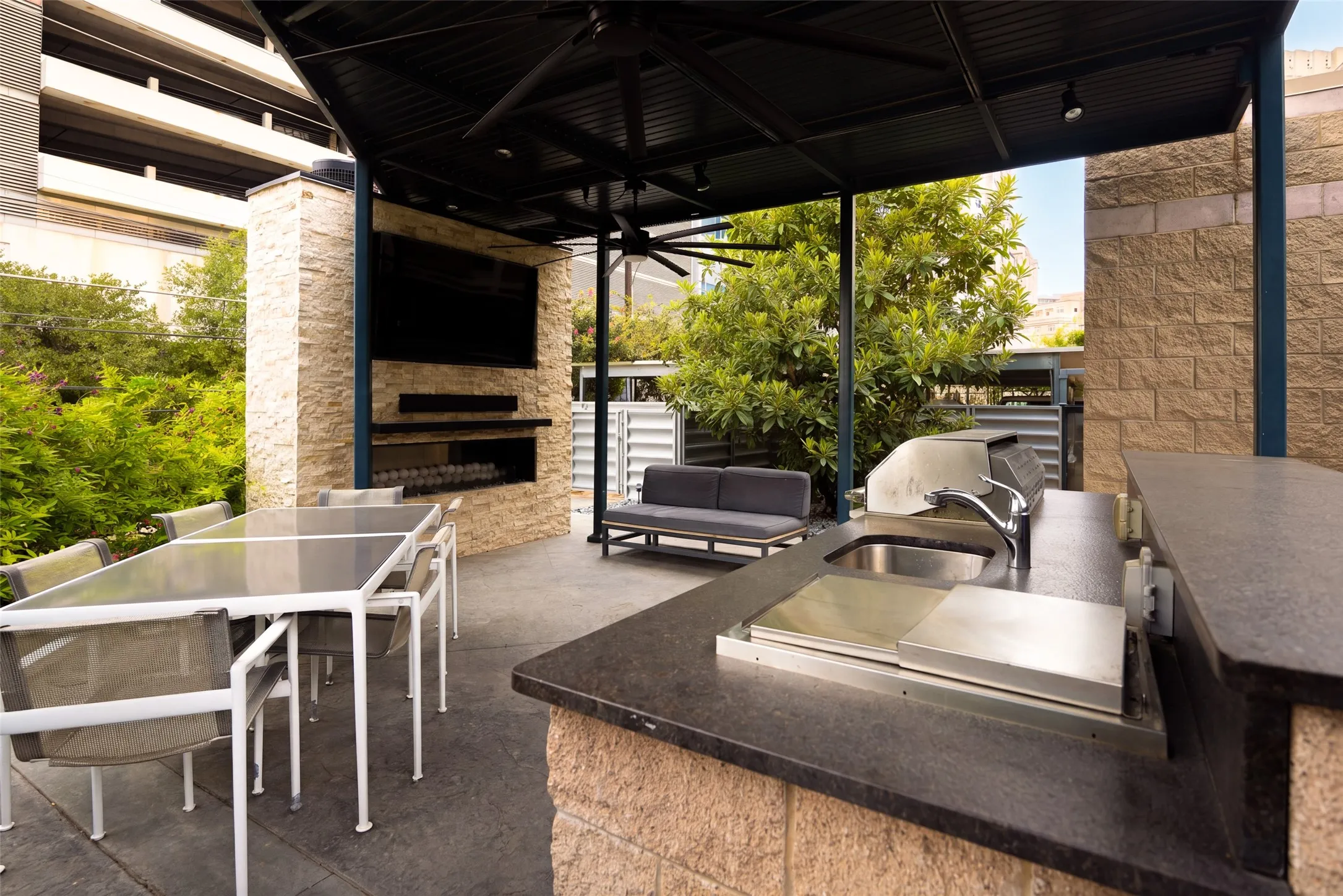 Condominium For Sale in Dallas County , 2011 Cedar Springs 305, Dallas, Texas 75201, 1 Bedroom, 2 Bathroom, 2 Garage spaces, 2,306 Sqft, built in 1999, mls#21369147, Real Estate Agent in Dallas, Homes For Sale in Dallas county, Homes For Sale in Dallas, Realtor in Dallas Texas, Real Estate Brokerage Independent Realty Texas, Luminita Cordes Realtor