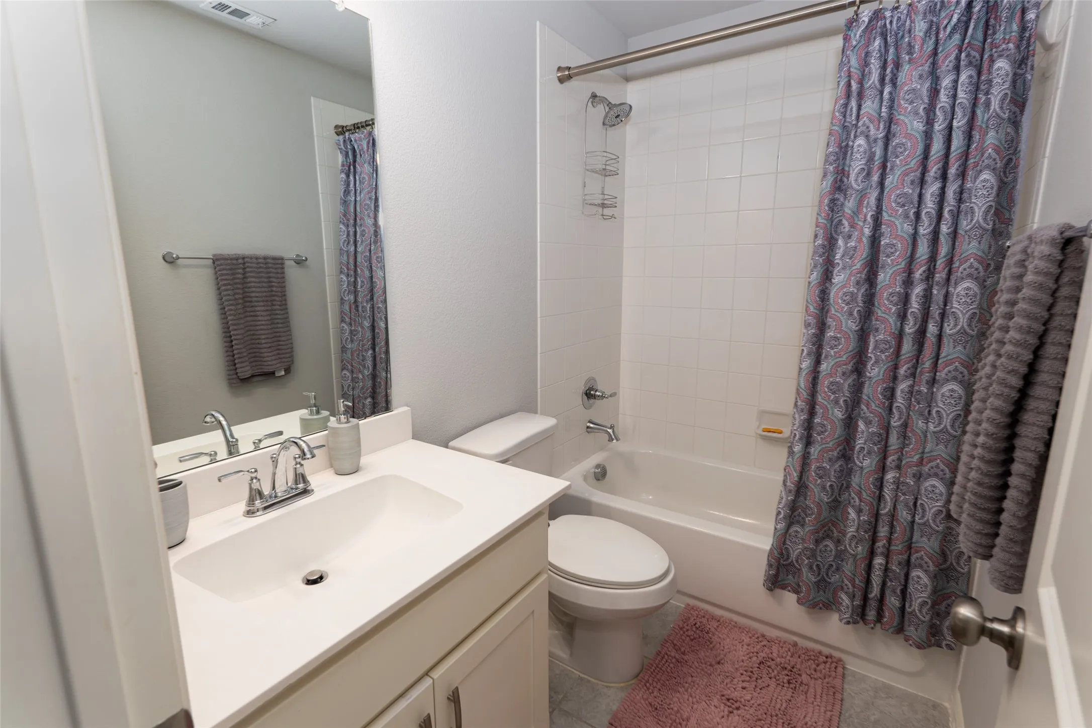 Single Family Residence For Sale in Denton County , 1025 Cottonseed Street, Little Elm, Texas 76227, 4 Bedroom, 5 Bathroom, 3 Garage spaces, 3,673 Sqft, built in 2020, mls#21377319, Real Estate Agent in Little Elm, Homes For Sale in Denton county, Homes For Sale in Little Elm, Realtor in Little Elm Texas, Real Estate Brokerage Independent Realty Texas, Luminita Cordes Realtor