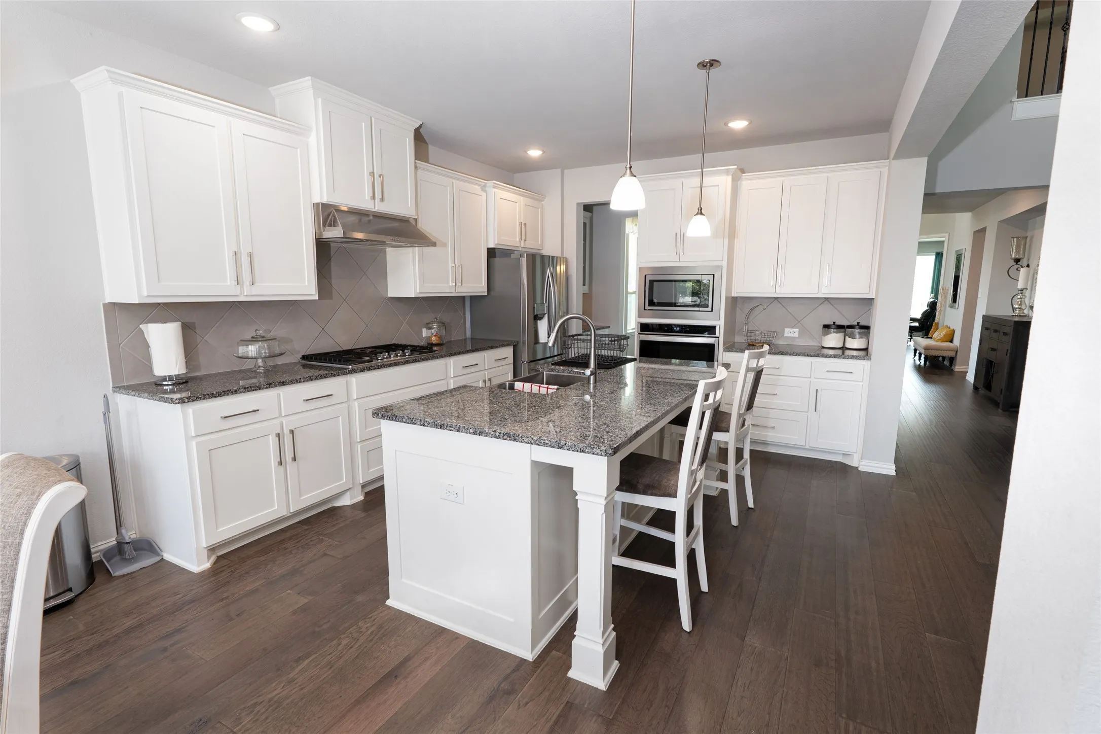 Single Family Residence For Sale in Denton County , 1025 Cottonseed Street, Little Elm, Texas 76227, 4 Bedroom, 5 Bathroom, 3 Garage spaces, 3,673 Sqft, built in 2020, mls#21377319, Real Estate Agent in Little Elm, Homes For Sale in Denton county, Homes For Sale in Little Elm, Realtor in Little Elm Texas, Real Estate Brokerage Independent Realty Texas, Luminita Cordes Realtor