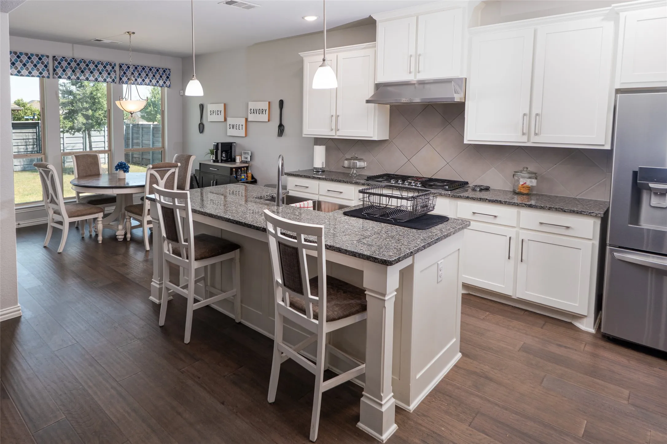 Single Family Residence For Sale in Denton County , 1025 Cottonseed Street, Little Elm, Texas 76227, 4 Bedroom, 5 Bathroom, 3 Garage spaces, 3,673 Sqft, built in 2020, mls#21377319, Real Estate Agent in Little Elm, Homes For Sale in Denton county, Homes For Sale in Little Elm, Realtor in Little Elm Texas, Real Estate Brokerage Independent Realty Texas, Luminita Cordes Realtor