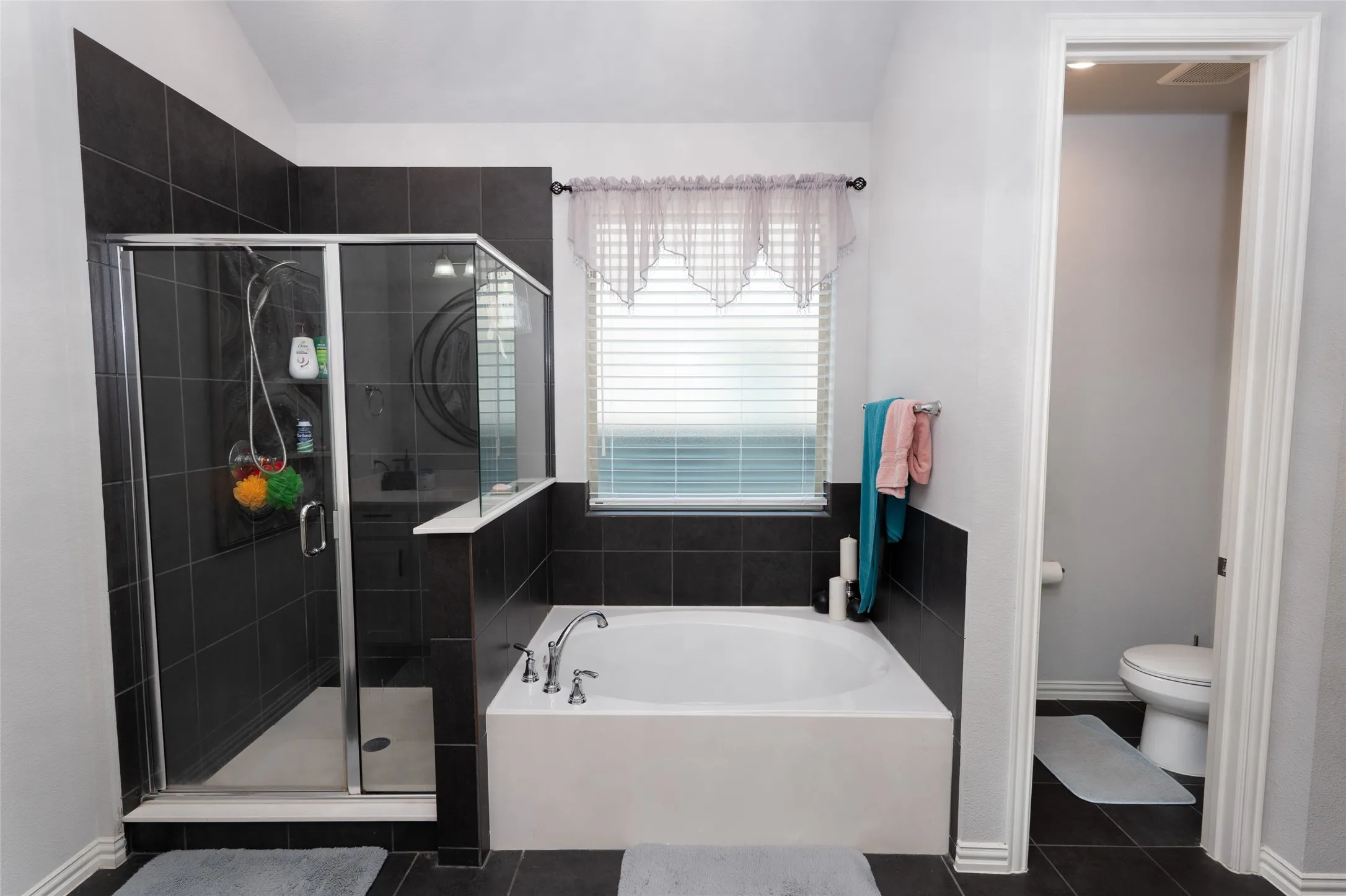 Single Family Residence For Sale in Denton County , 1025 Cottonseed Street, Little Elm, Texas 76227, 4 Bedroom, 5 Bathroom, 3 Garage spaces, 3,673 Sqft, built in 2020, mls#21377319, Real Estate Agent in Little Elm, Homes For Sale in Denton county, Homes For Sale in Little Elm, Realtor in Little Elm Texas, Real Estate Brokerage Independent Realty Texas, Luminita Cordes Realtor