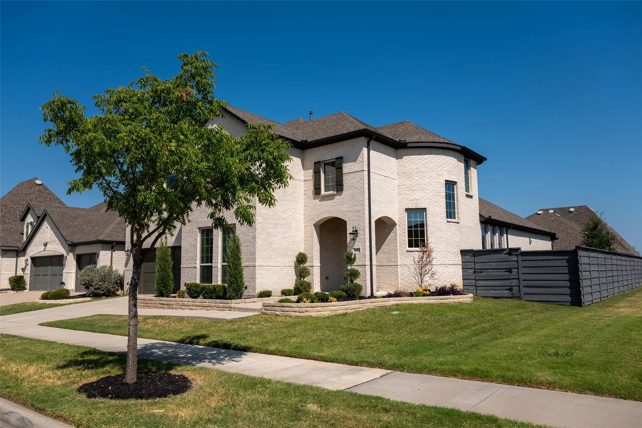 Single Family Residence For Sale in Denton County , 1025 Cottonseed Street, Little Elm, Texas 76227, 4 Bedroom, 5 Bathroom, 3 Garage spaces, 3,673 Sqft, built in 2020, mls#21377319, Real Estate Agent in Little Elm, Homes For Sale in Denton county, Homes For Sale in Little Elm, Realtor in Little Elm Texas, Real Estate Brokerage Independent Realty Texas, Luminita Cordes Realtor