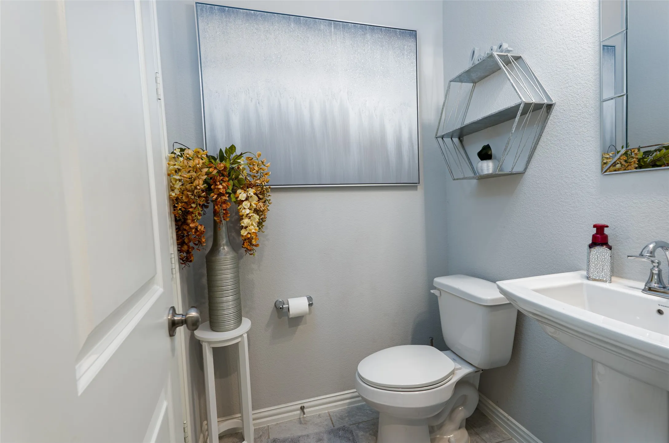 Single Family Residence For Sale in Denton County , 1025 Cottonseed Street, Little Elm, Texas 76227, 4 Bedroom, 5 Bathroom, 3 Garage spaces, 3,673 Sqft, built in 2020, mls#21377319, Real Estate Agent in Little Elm, Homes For Sale in Denton county, Homes For Sale in Little Elm, Realtor in Little Elm Texas, Real Estate Brokerage Independent Realty Texas, Luminita Cordes Realtor