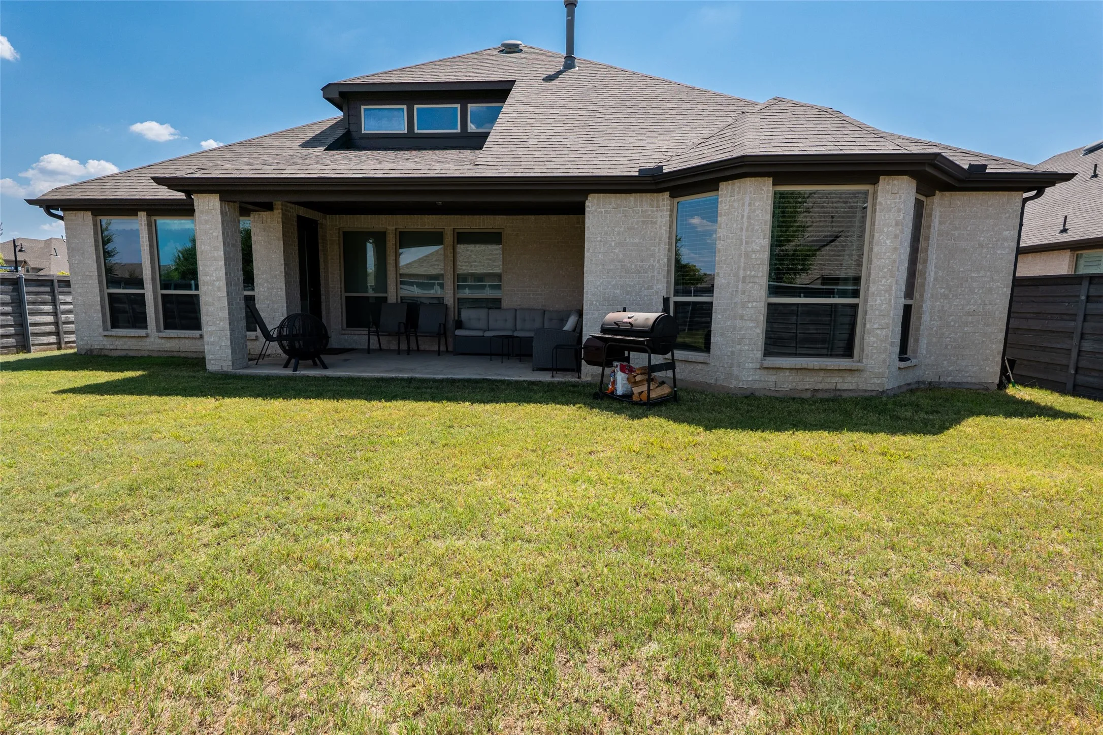 Single Family Residence For Sale in Denton County , 1025 Cottonseed Street, Little Elm, Texas 76227, 4 Bedroom, 5 Bathroom, 3 Garage spaces, 3,673 Sqft, built in 2020, mls#21377319, Real Estate Agent in Little Elm, Homes For Sale in Denton county, Homes For Sale in Little Elm, Realtor in Little Elm Texas, Real Estate Brokerage Independent Realty Texas, Luminita Cordes Realtor
