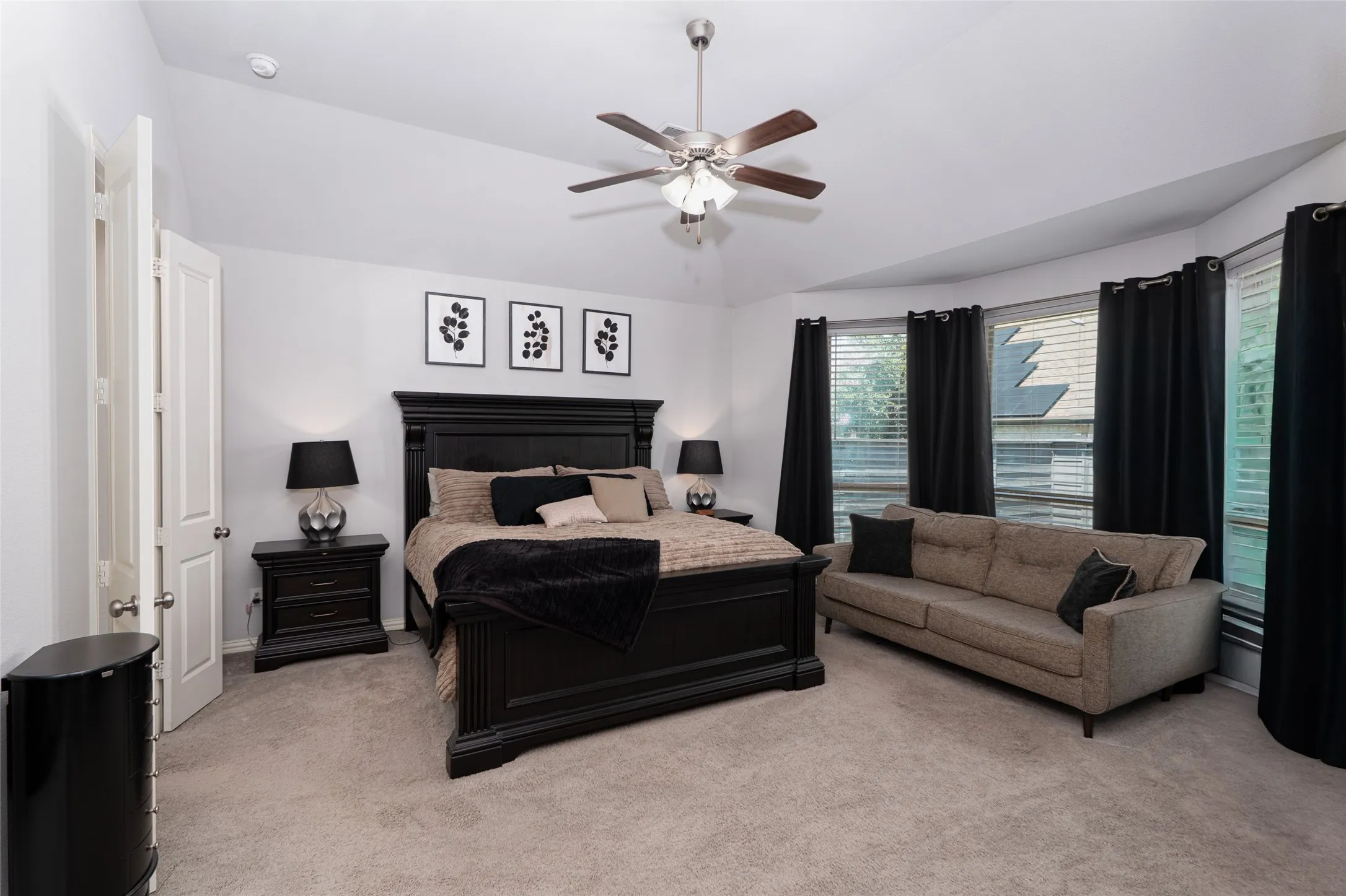 Single Family Residence For Sale in Denton County , 1025 Cottonseed Street, Little Elm, Texas 76227, 4 Bedroom, 5 Bathroom, 3 Garage spaces, 3,673 Sqft, built in 2020, mls#21377319, Real Estate Agent in Little Elm, Homes For Sale in Denton county, Homes For Sale in Little Elm, Realtor in Little Elm Texas, Real Estate Brokerage Independent Realty Texas, Luminita Cordes Realtor