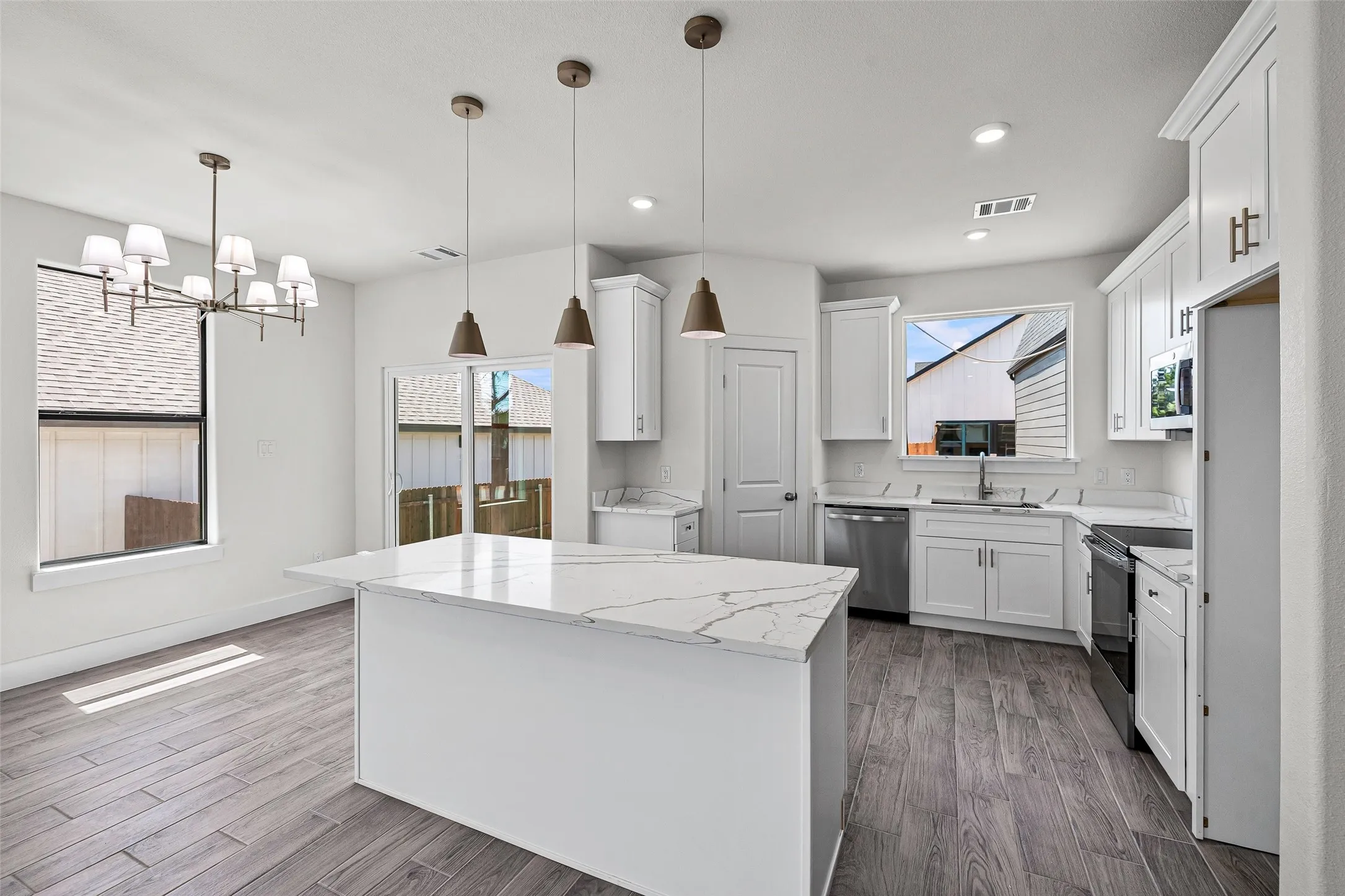 Single Family Residence For Sale in Hood County , 2628 White Rock Drive, Granbury, Texas 76048, 3 Bedroom, 2 Bathroom, 2 Garage spaces, 1,548 Sqft, built in 2026, mls#21379126, Real Estate Agent in Granbury, Homes For Sale in Hood county, Homes For Sale in Granbury, Realtor in Granbury Texas, Real Estate Brokerage Independent Realty Texas, Luminita Cordes Realtor